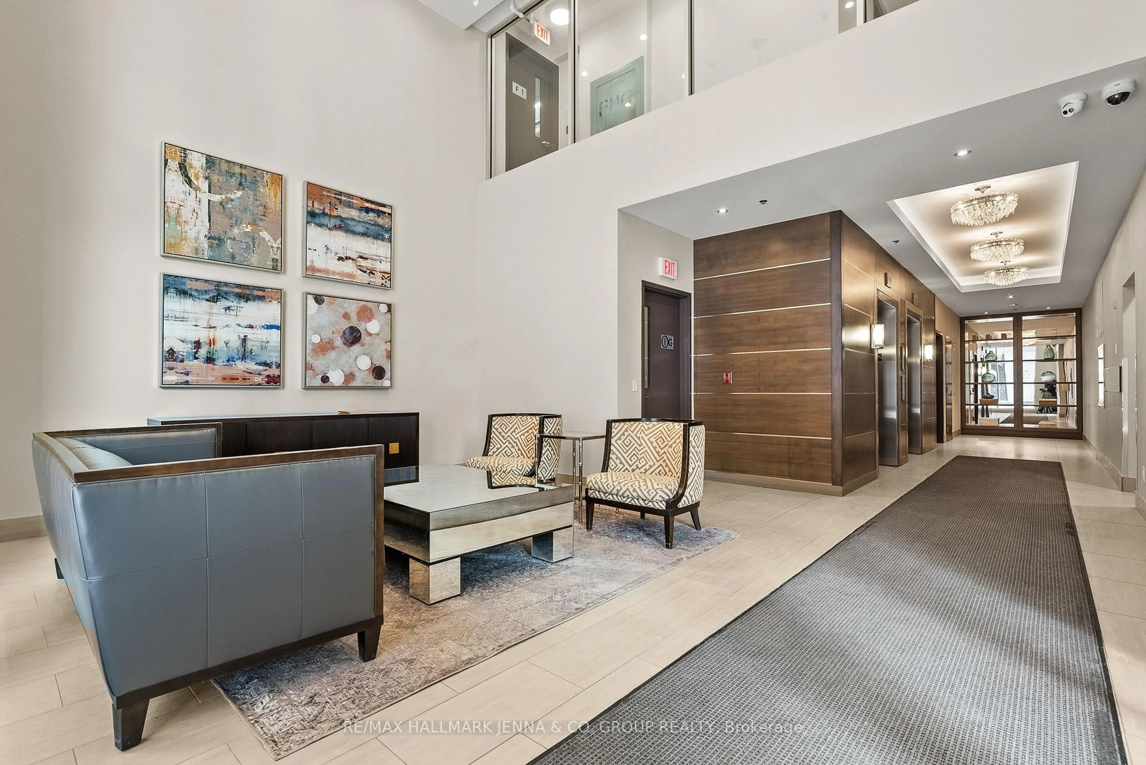 Indoor foyer for 88 Richmond Rd #611, Ottawa Ontario K1Z 0B1