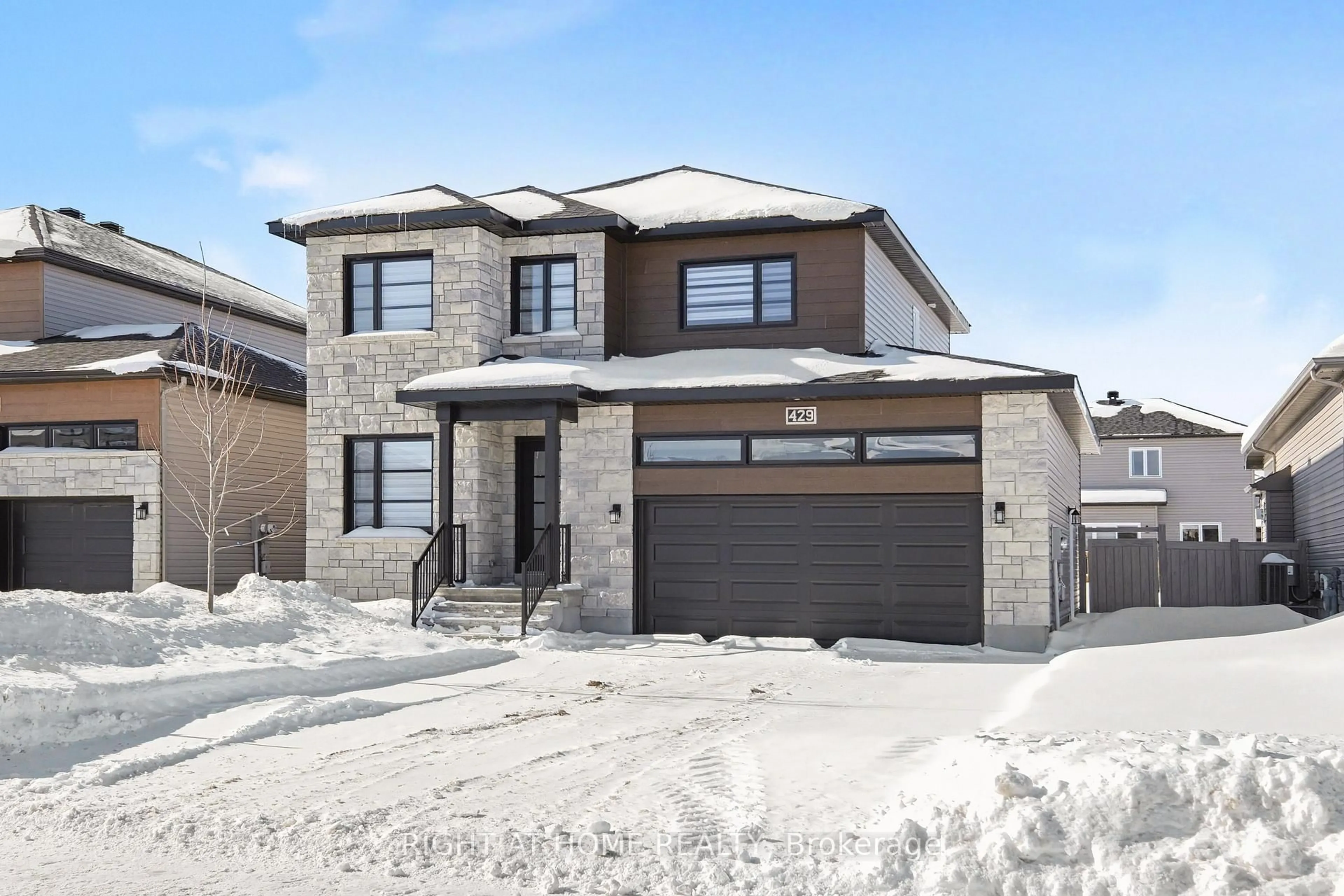 Home with brick exterior material, street for 429 Aurora St, Russell Ontario K4R 0L3