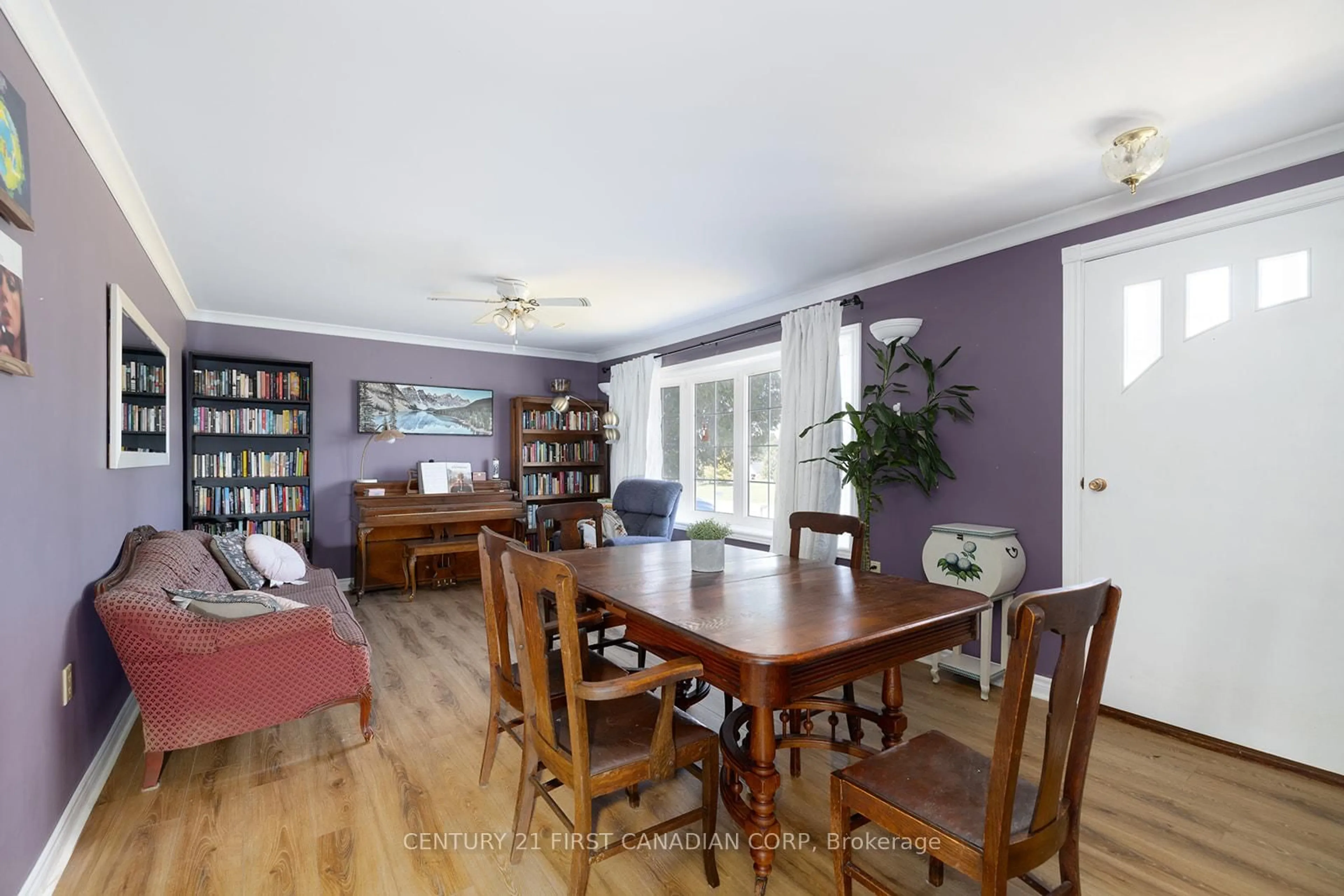 Dining room, wood/laminate floor for 43409 Sparta Line, Central Elgin Ontario N5P 3S8