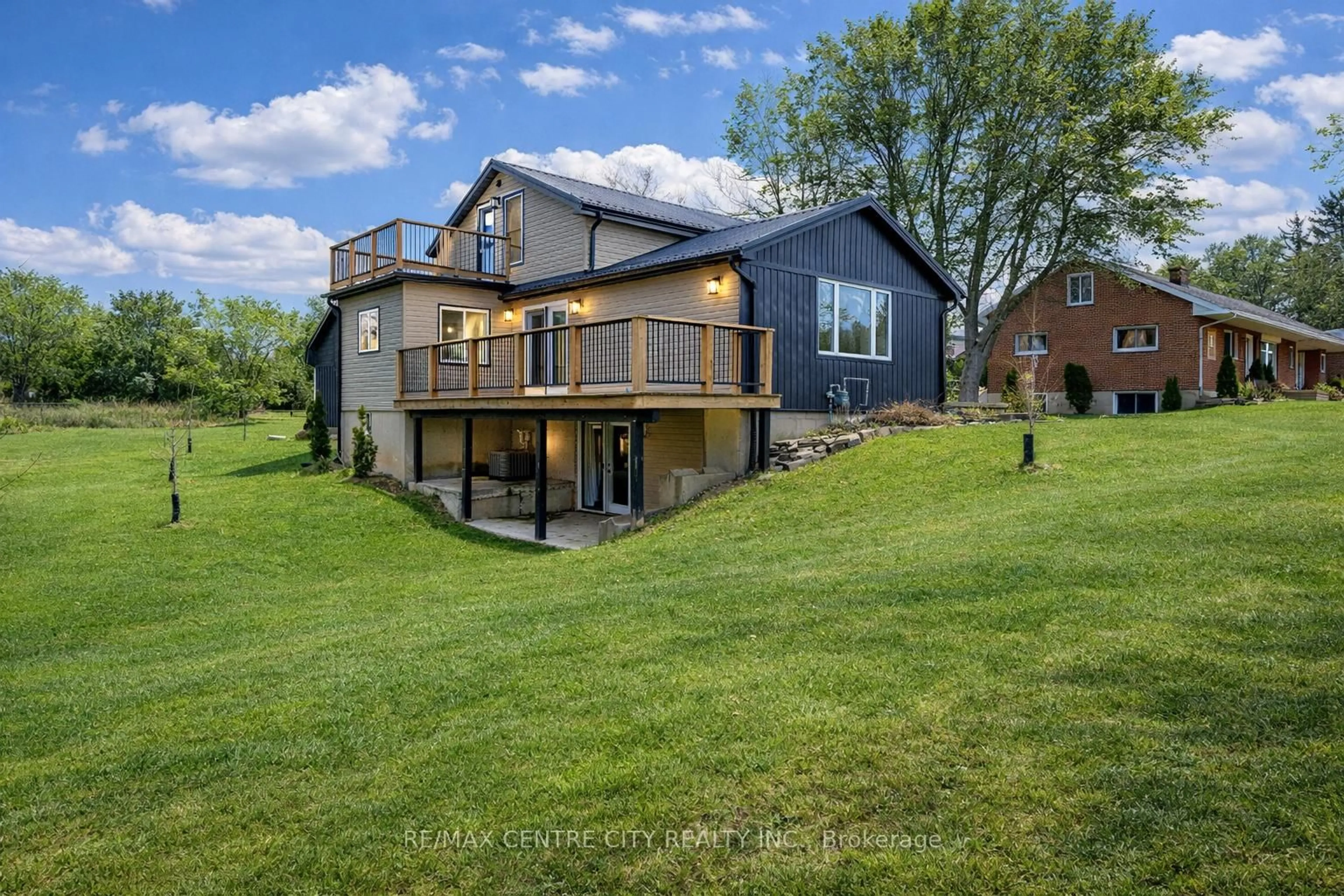 A pic from outside/outdoor area/front of a property/back of a property/a pic from drone, water/lake/river/ocean view for 42400 John Wise Line, Central Elgin Ontario N5R 5T5