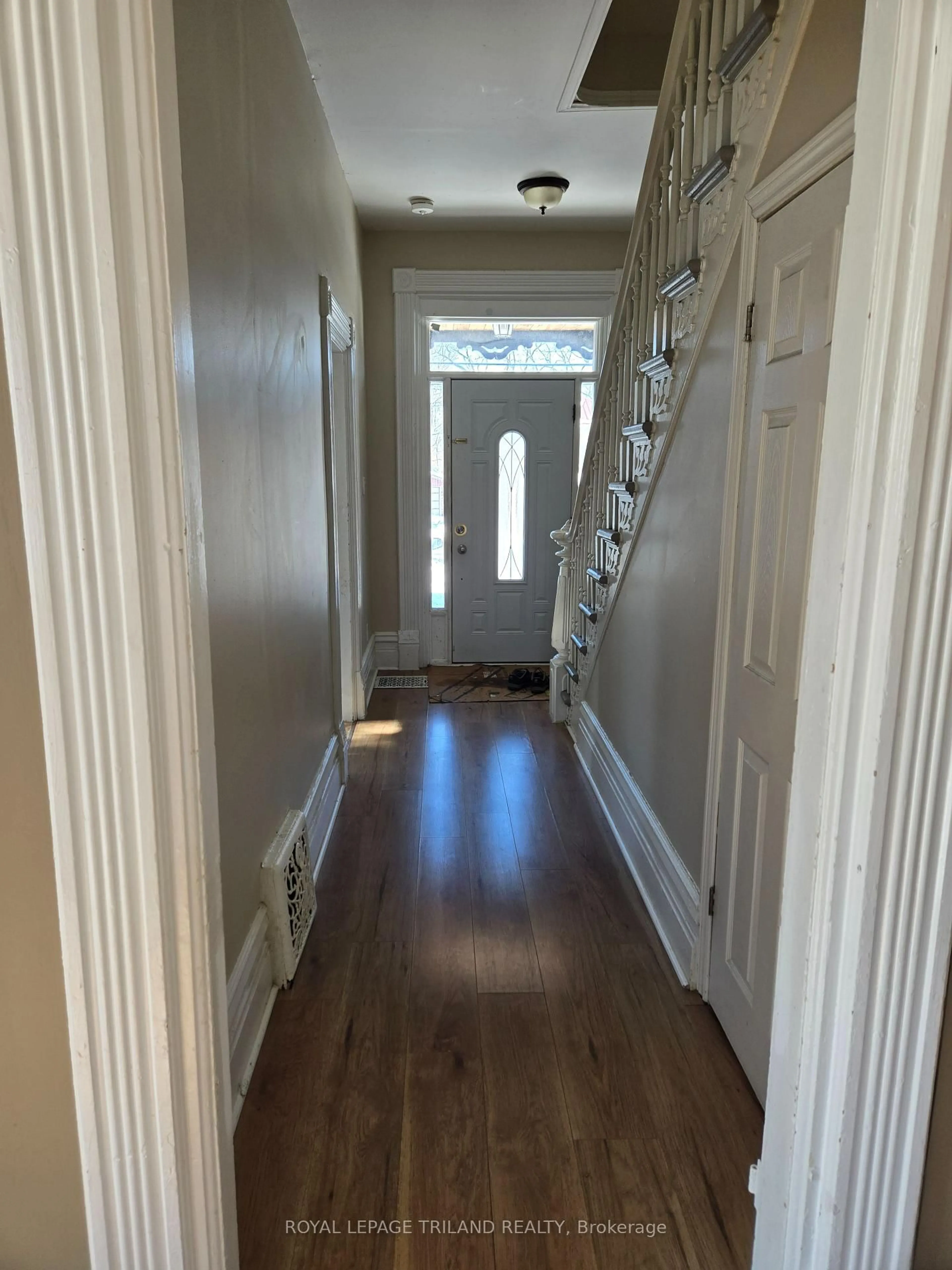 Indoor entryway for 55 MAIN St, Lambton Shores Ontario N0N 1J0