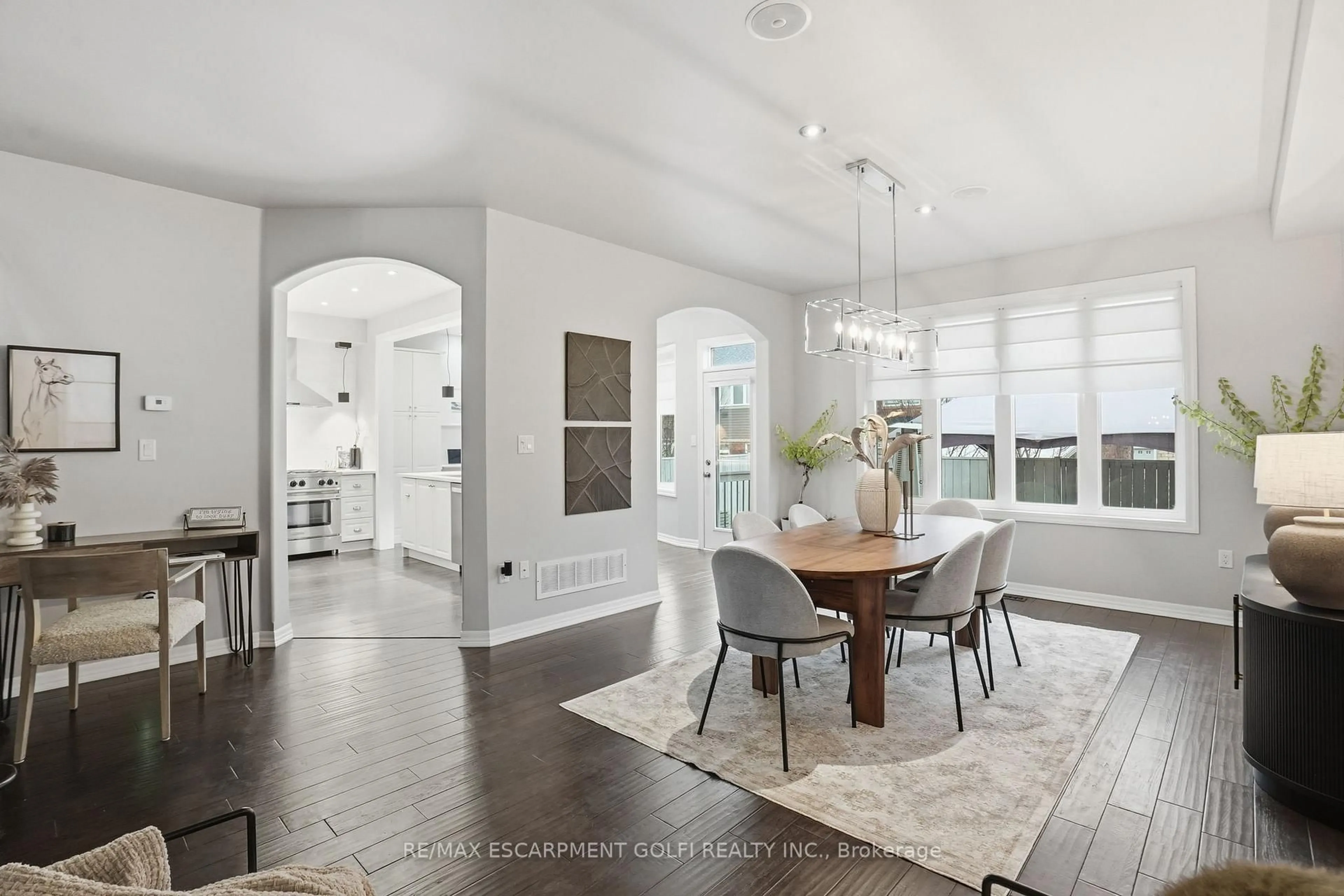 Open concept kitchen, unknown for 241 MONTREAL Circ, Hamilton Ontario L8E 0C6