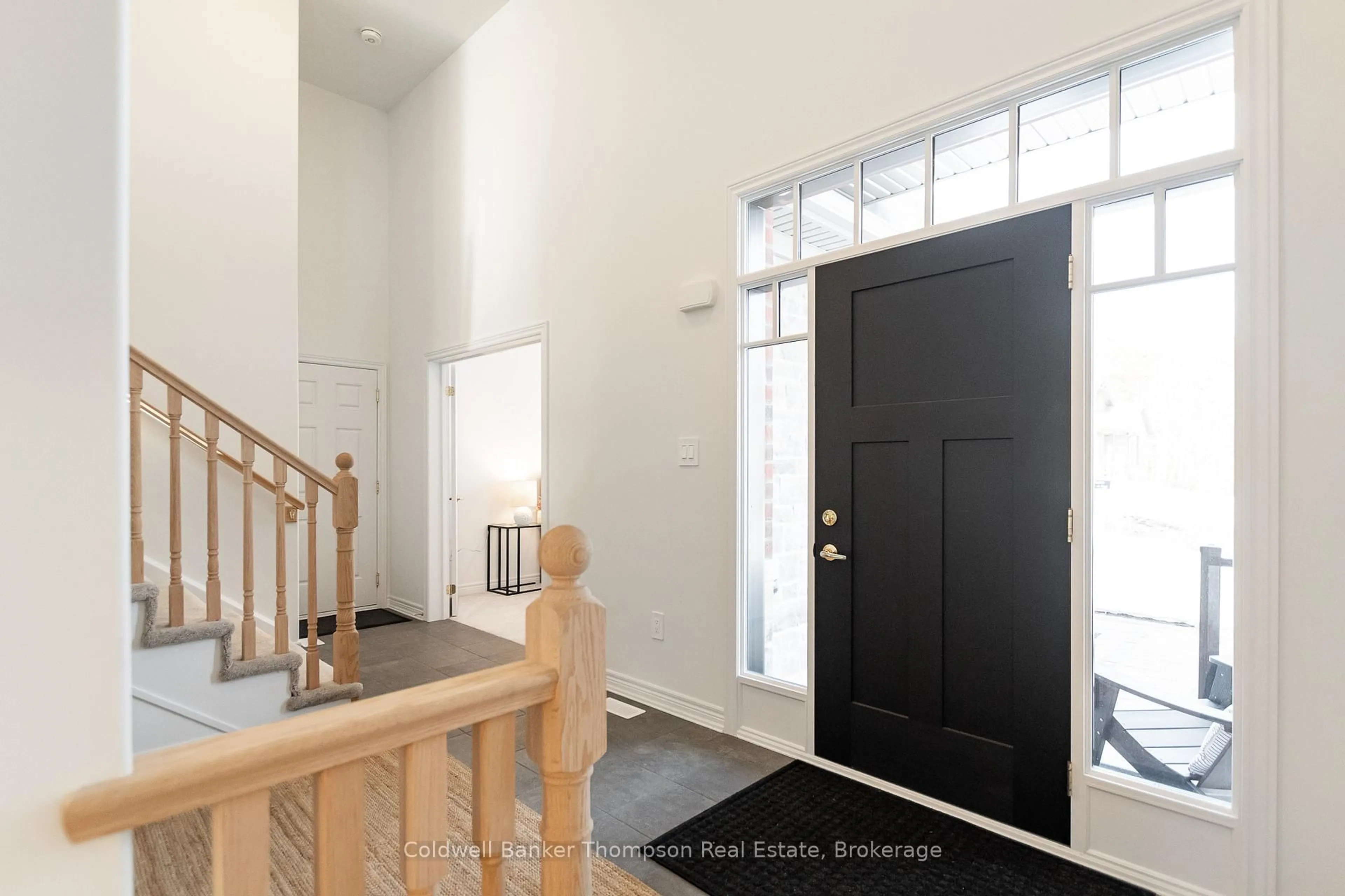 Indoor entryway for 14 Eaglecrest Ave, Huntsville Ontario P1H 0G5