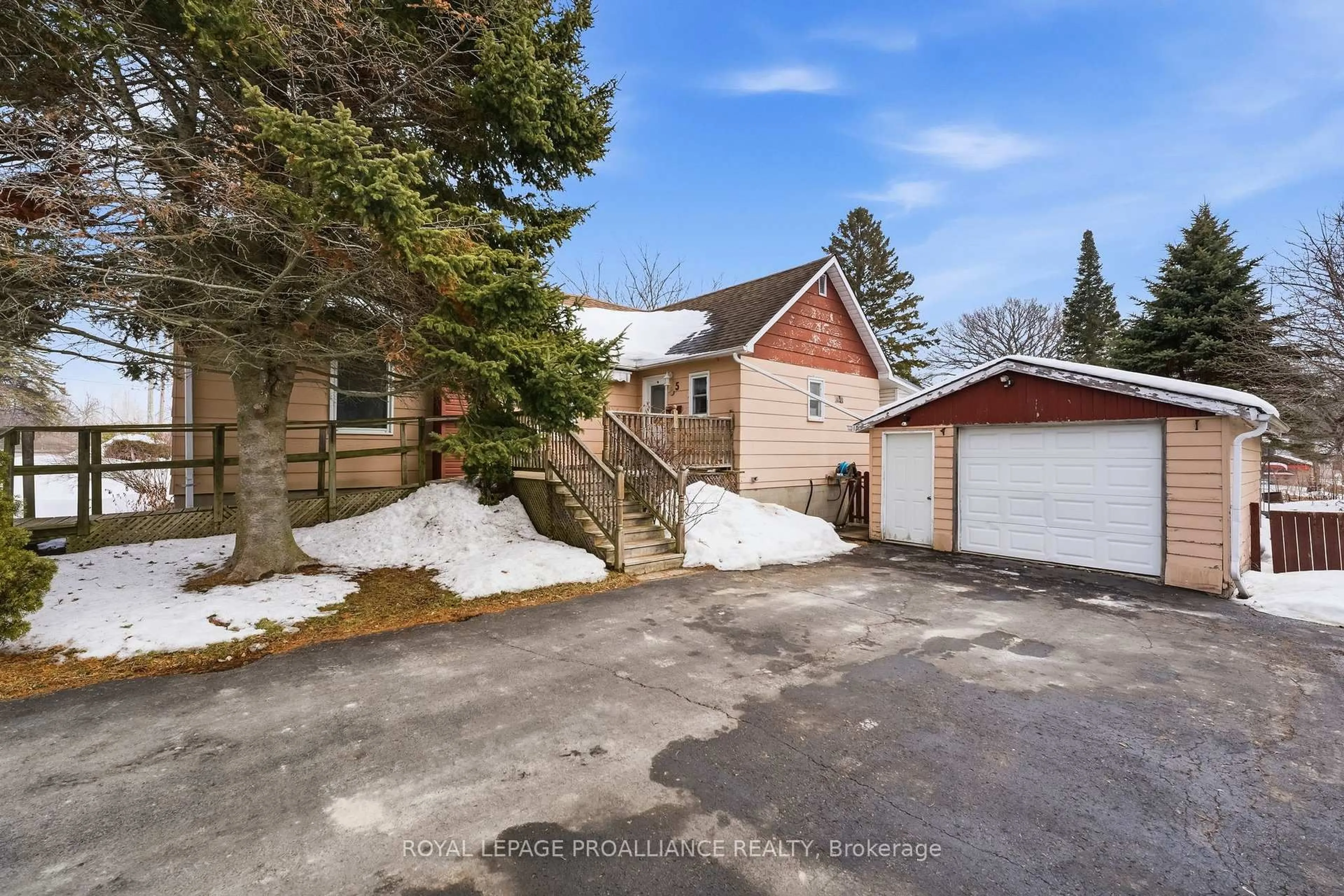 A pic from outside/outdoor area/front of a property/back of a property/a pic from drone, street for 5 Lyons St, Brighton Ontario K0K 1H0