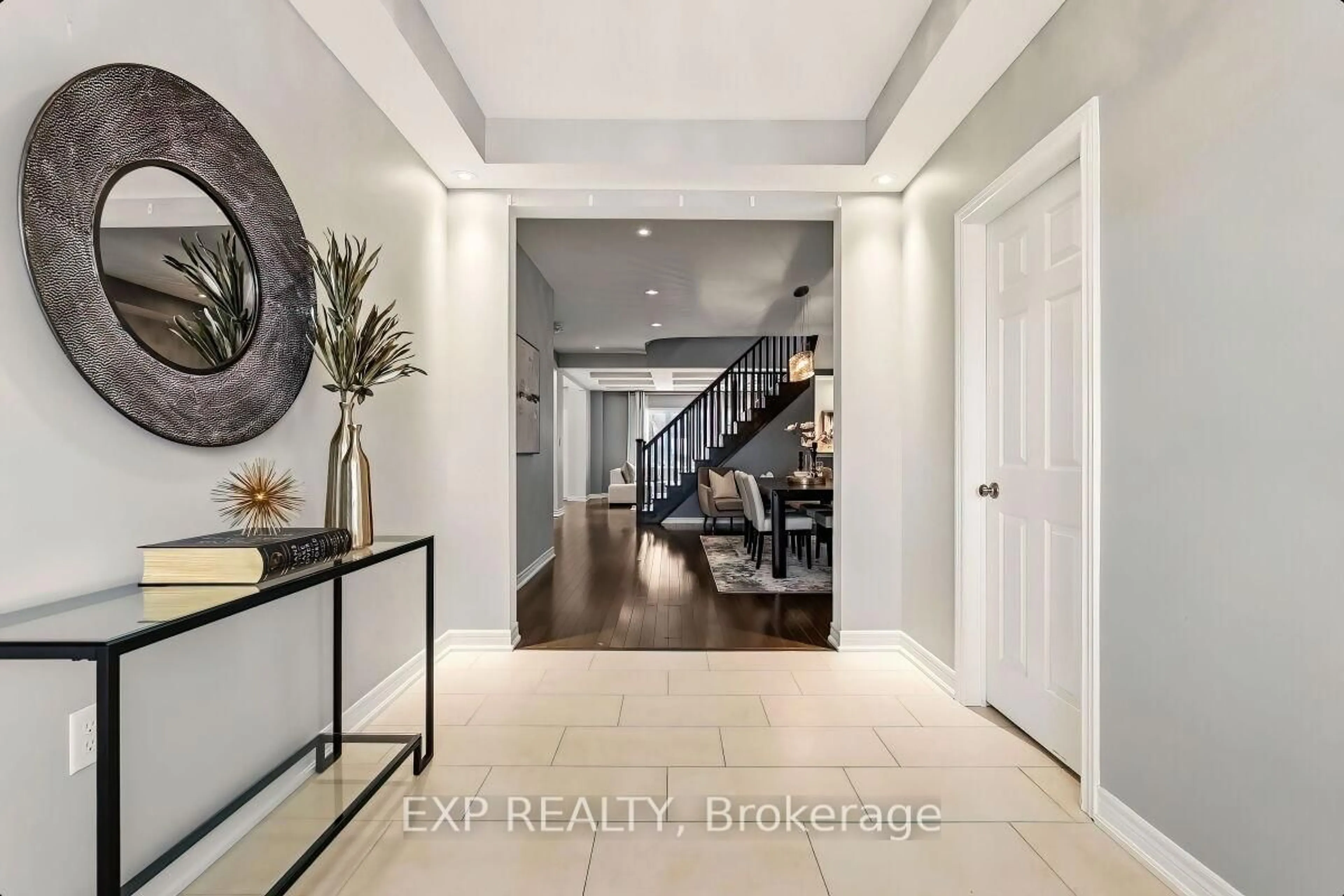 Indoor entryway for 222 Blair Creek Dr, Kitchener Ontario N2P 0G2