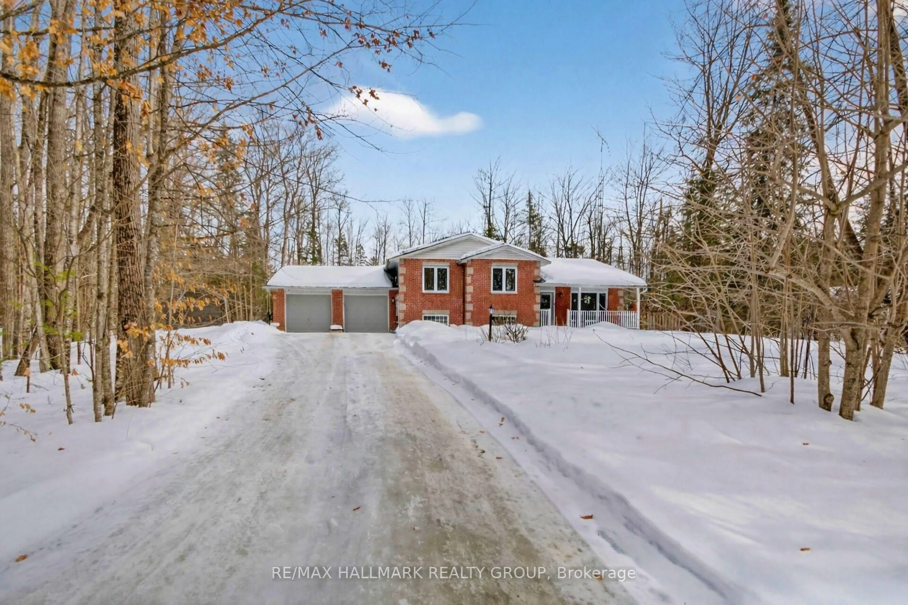 A pic from outside/outdoor area/front of a property/back of a property/a pic from drone, street for 129 Mockingbird Lane, Ashton Ontario K0A 1B0