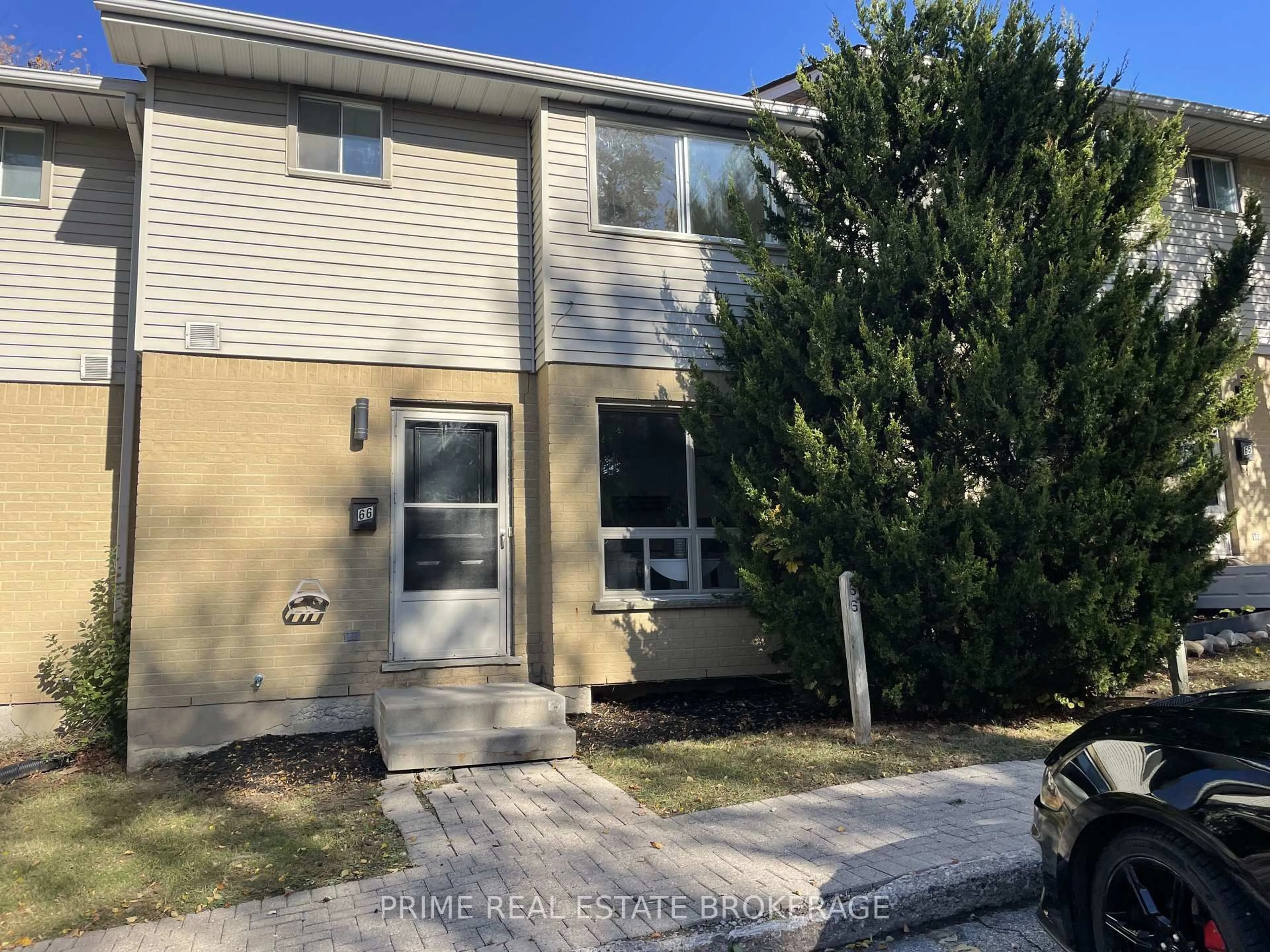 A pic from outside/outdoor area/front of a property/back of a property/a pic from drone, street for 35 Waterman Ave #66, London South Ontario N6C 5T8