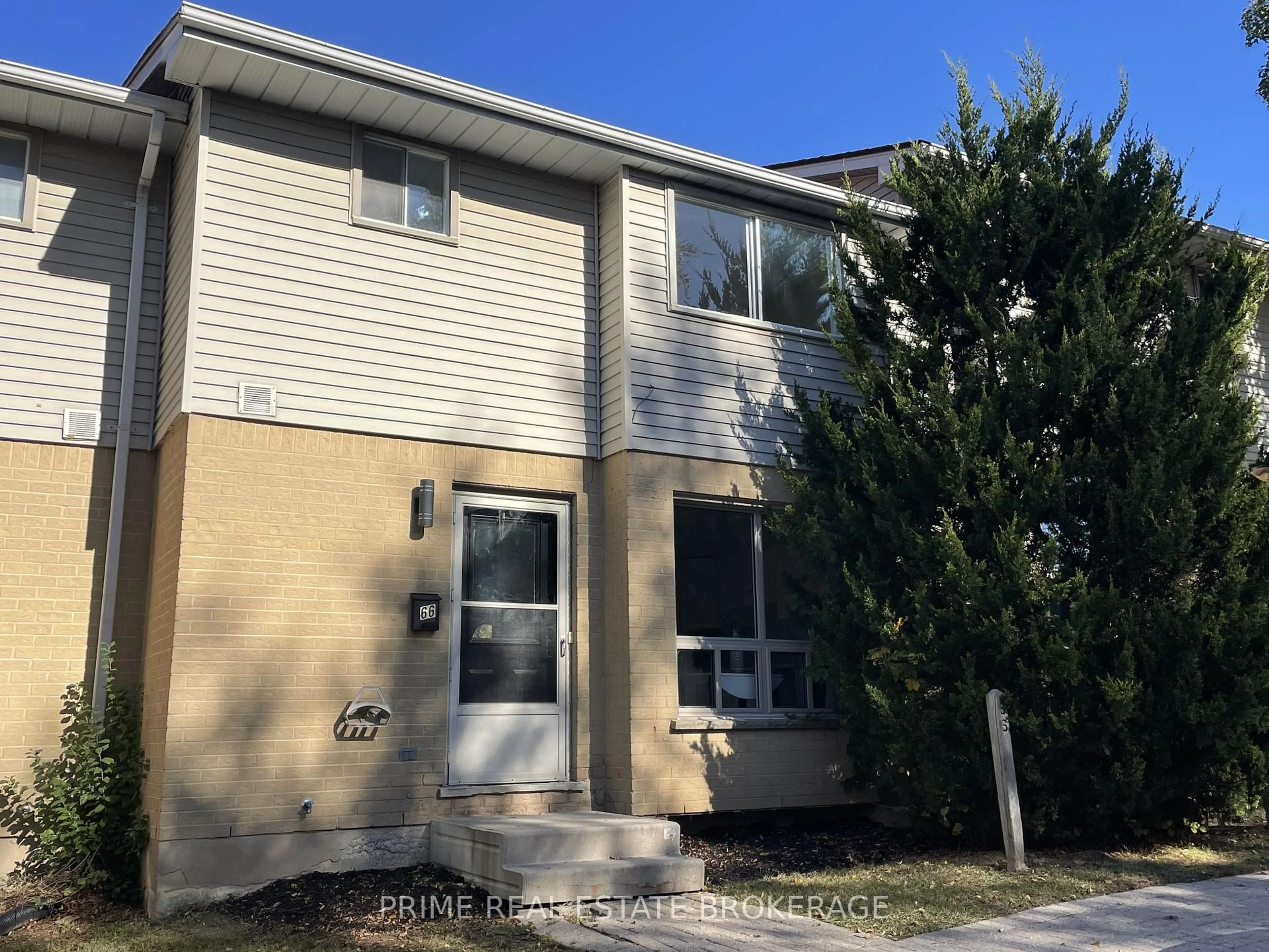 Home with vinyl exterior material, street for 35 Waterman Ave #66, London South Ontario N6C 5T8