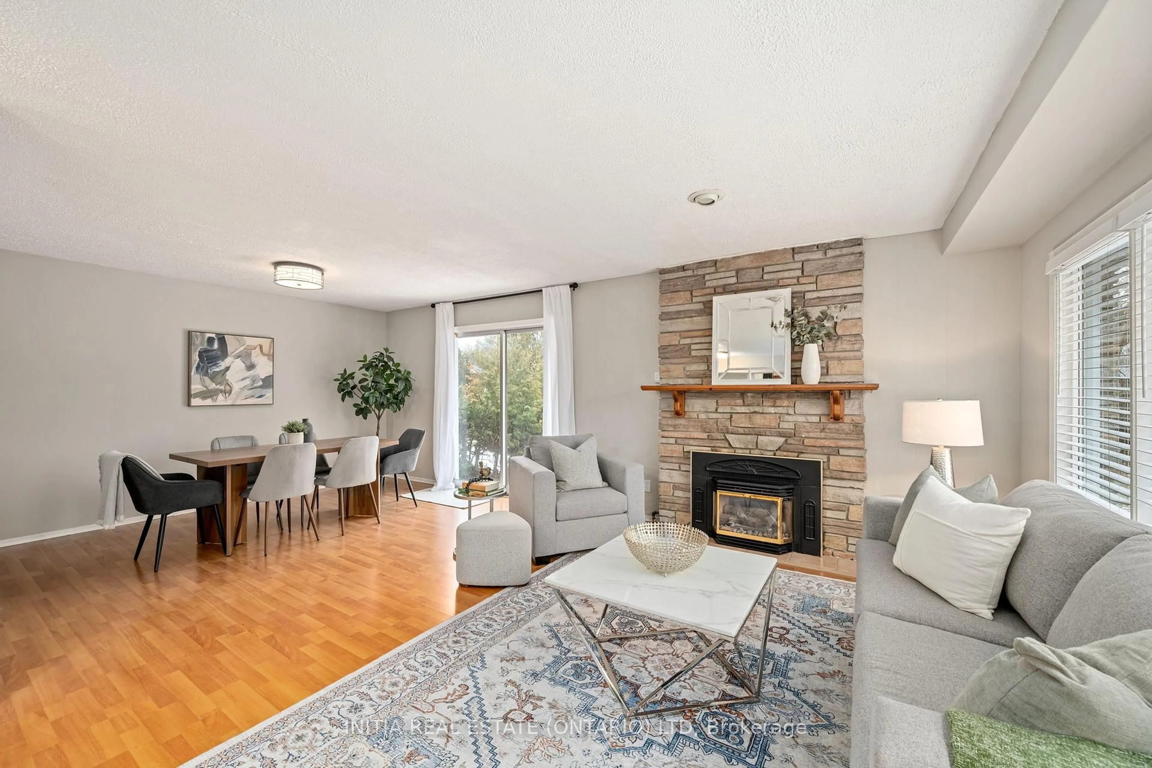 Living room with furniture, unknown for 22 Queenston Cres, London East Ontario N5W 1N6