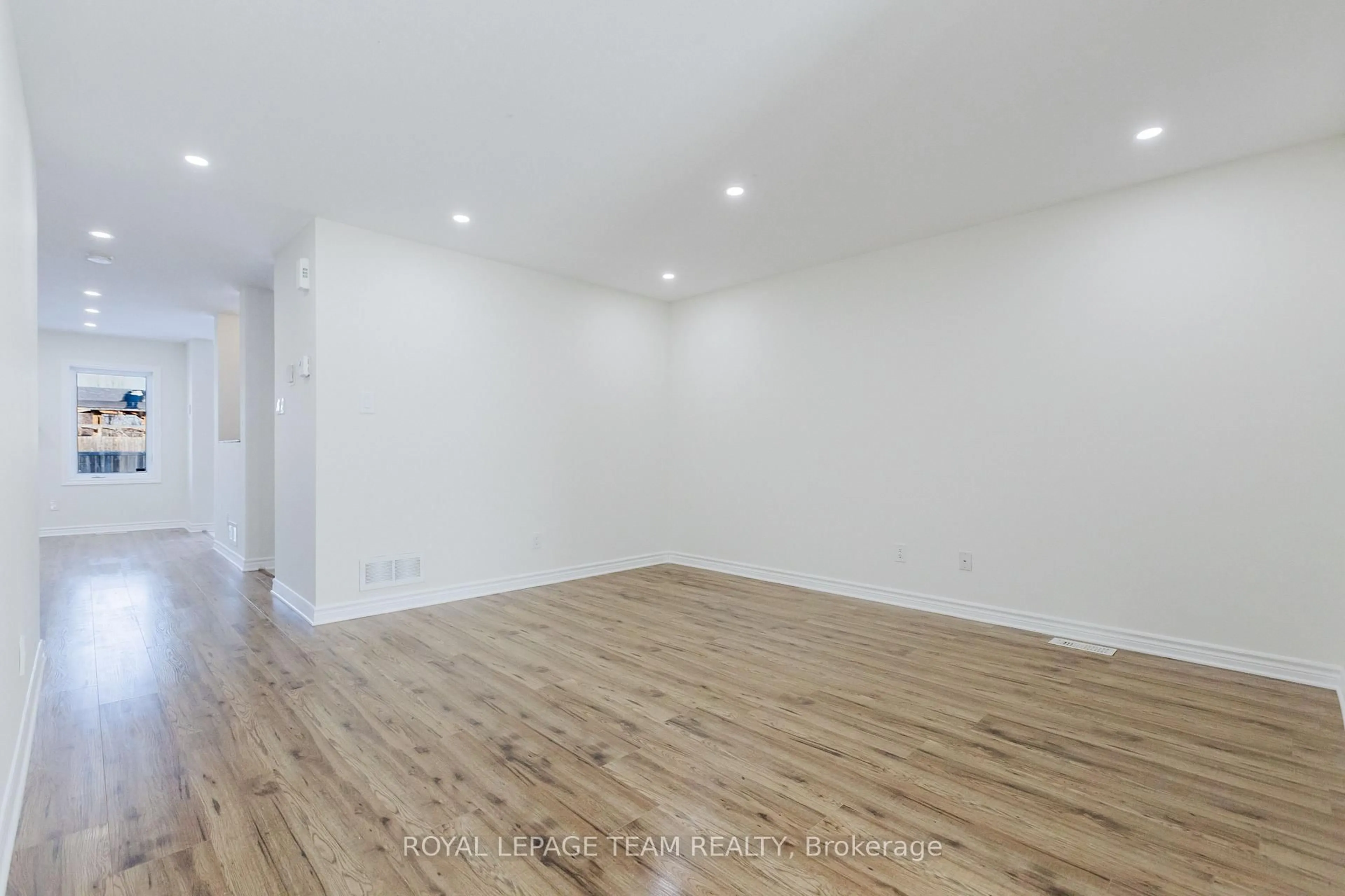 A pic of a room for 637 Clearbrook Dr, Ottawa Ontario K2J 5S1