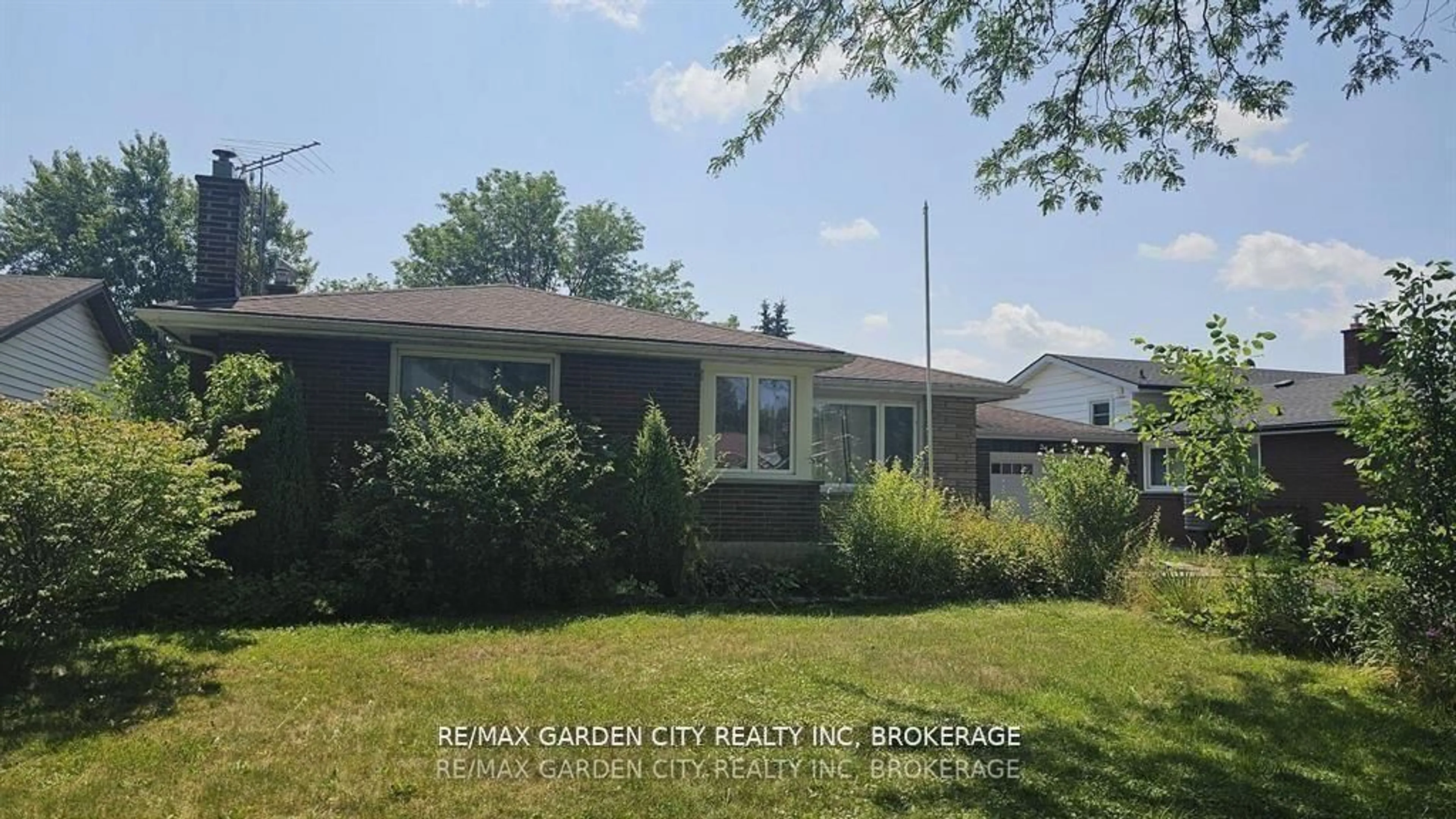Home with vinyl exterior material, unknown for 3162 Cattell Dr, Niagara Falls Ontario L2G 6M9