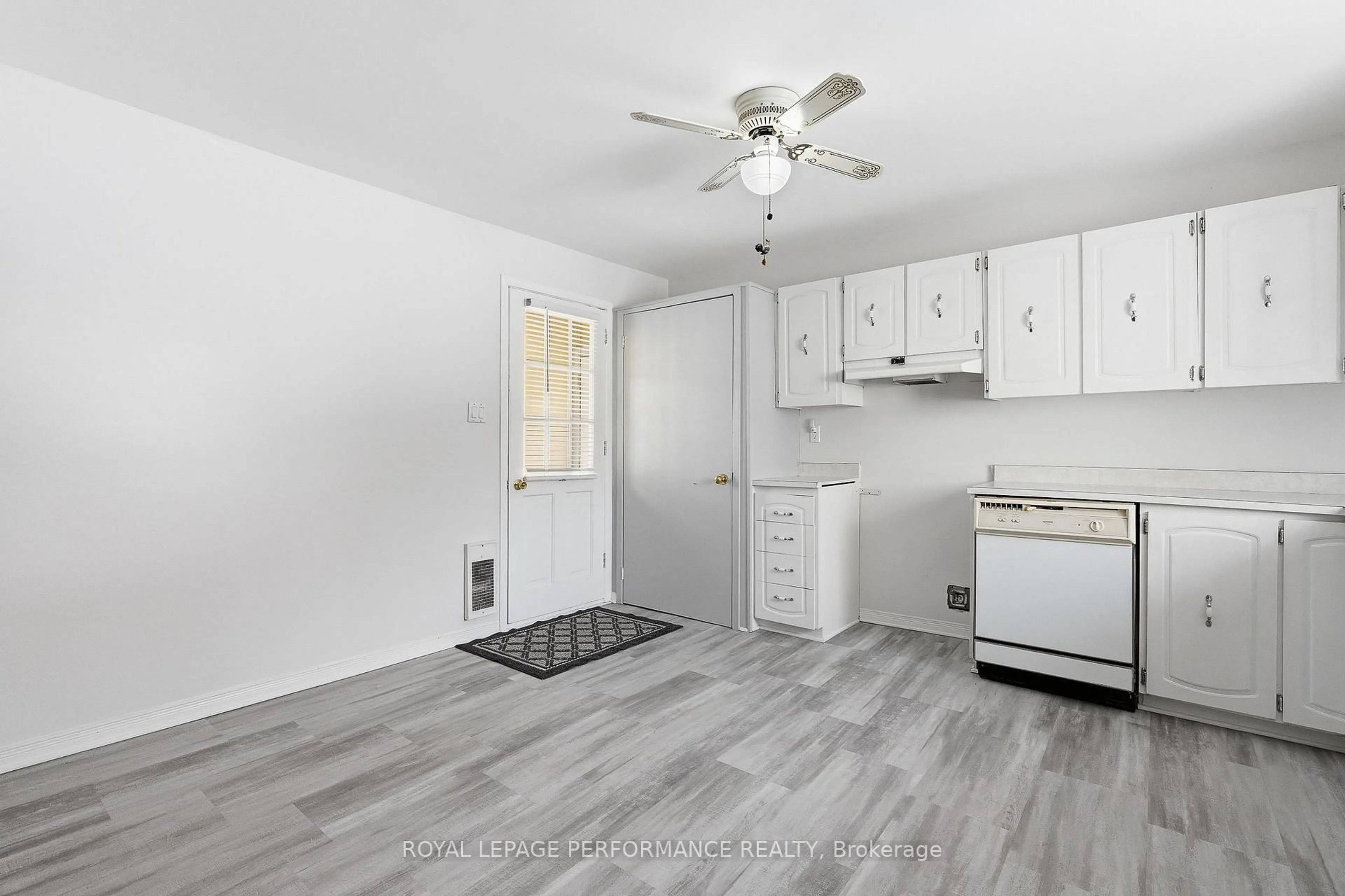 Standard kitchen, unknown for 428 Edwards St, Clarence-Rockland Ontario K4K 1L6