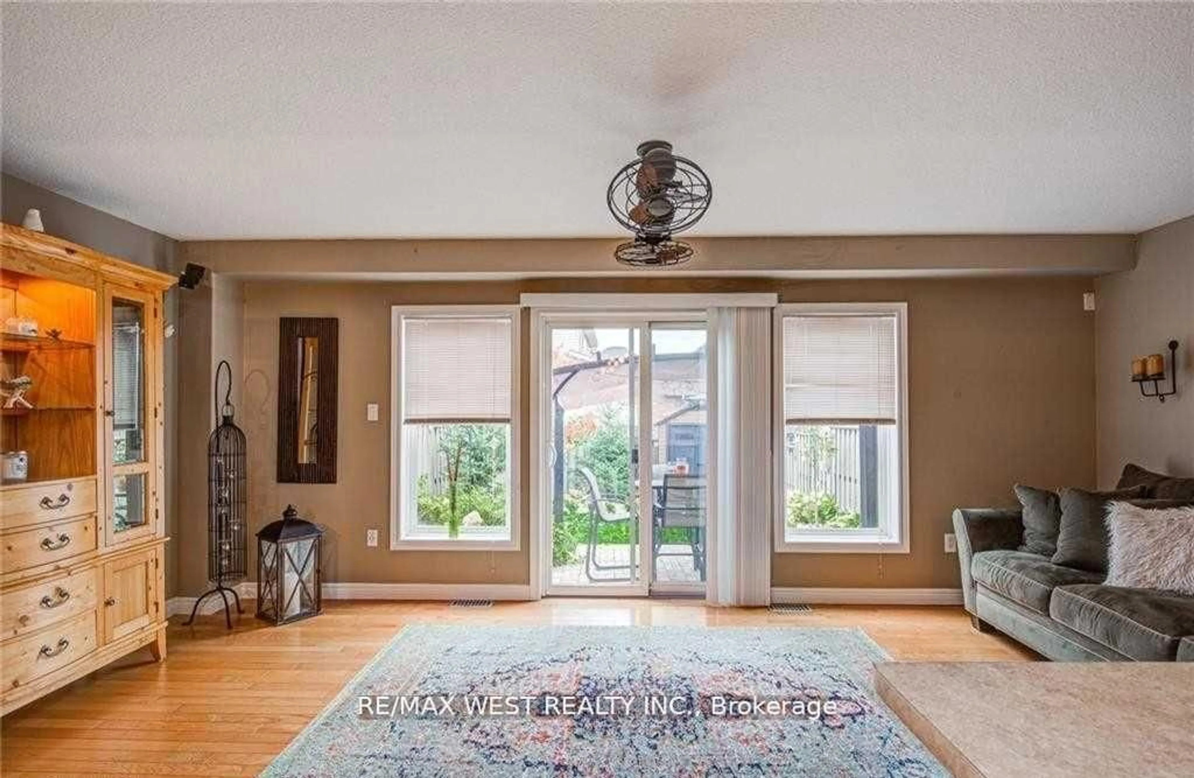 Indoor entryway for 4475 Comfort Cres, Lincoln Ontario L0R 1B9