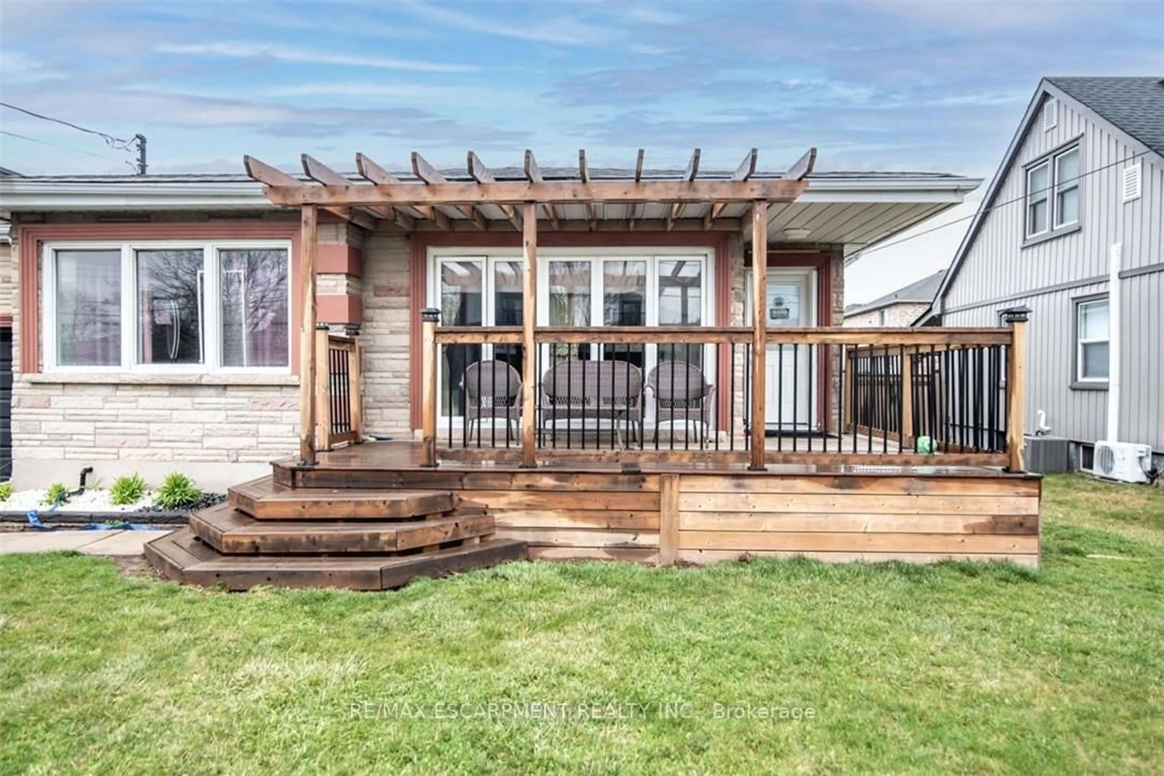 Patio, unknown for 243 Federal St, Hamilton Ontario L8E 1P6