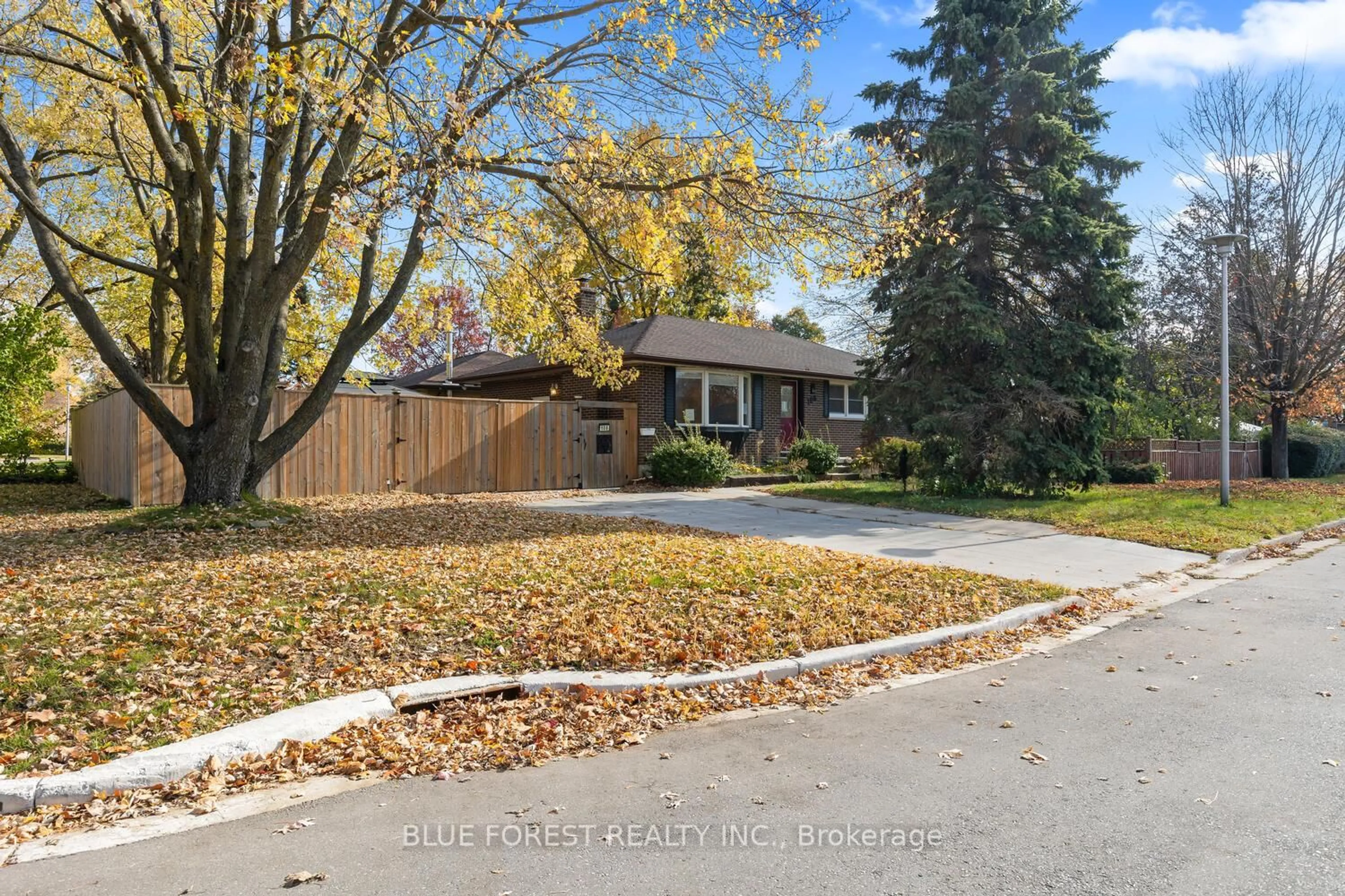 Home with brick exterior material, street for 106 Laurentian Dr, London East Ontario N5W 1P2