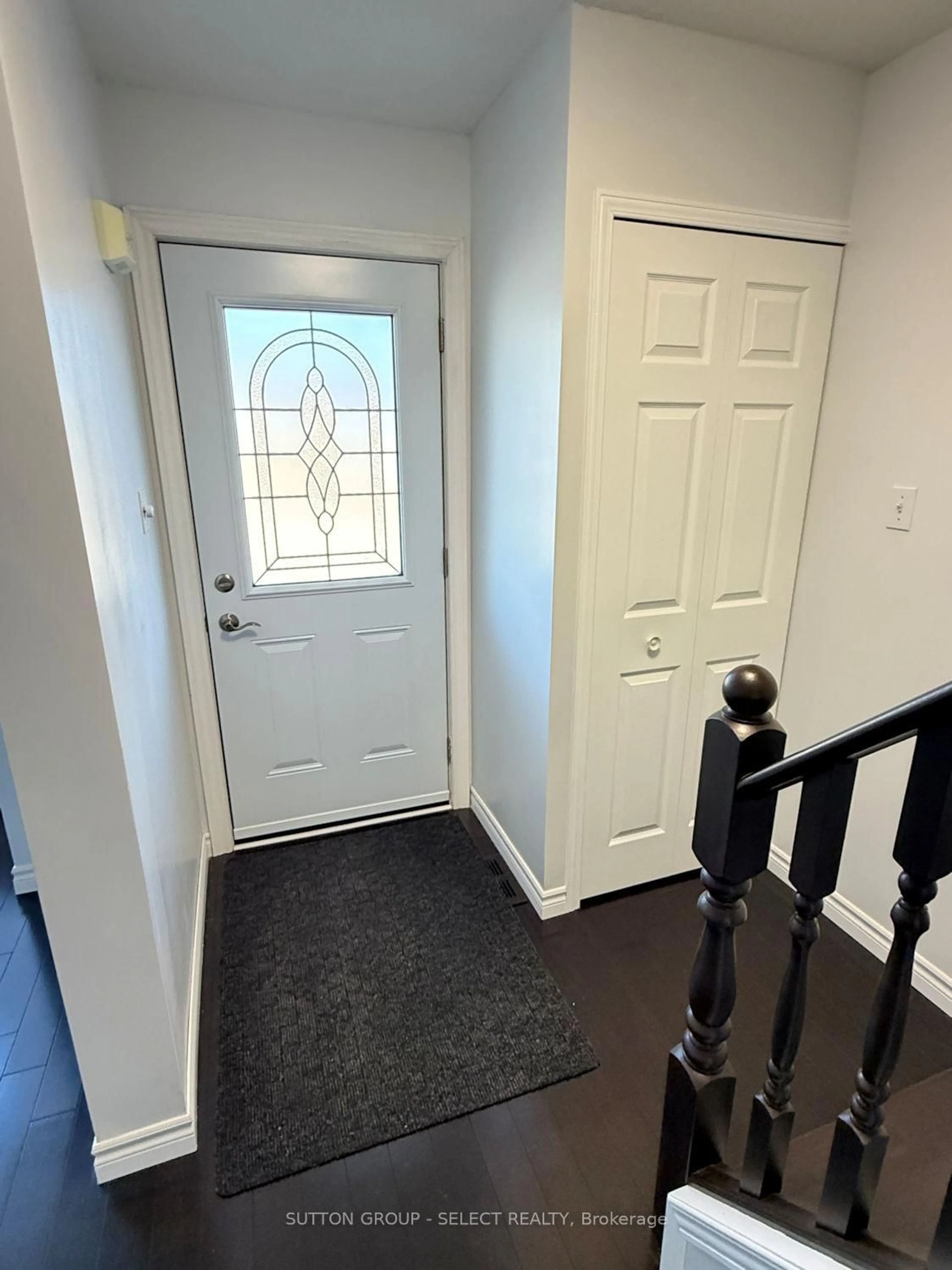 Indoor entryway for 50 Chapman Crt #48, London North Ontario N6G 5E1