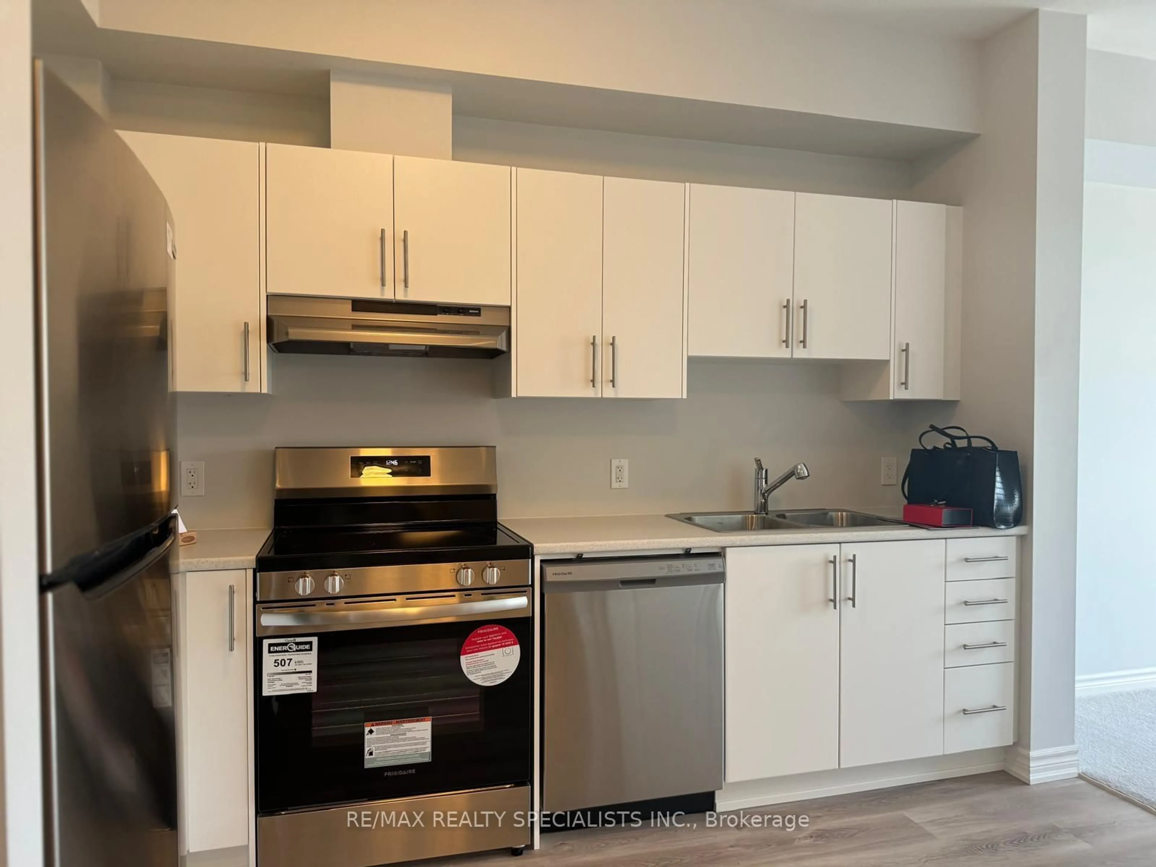 Standard kitchen, unknown for 397 Codds Rd #203, Ottawa Ontario K1K 2G8