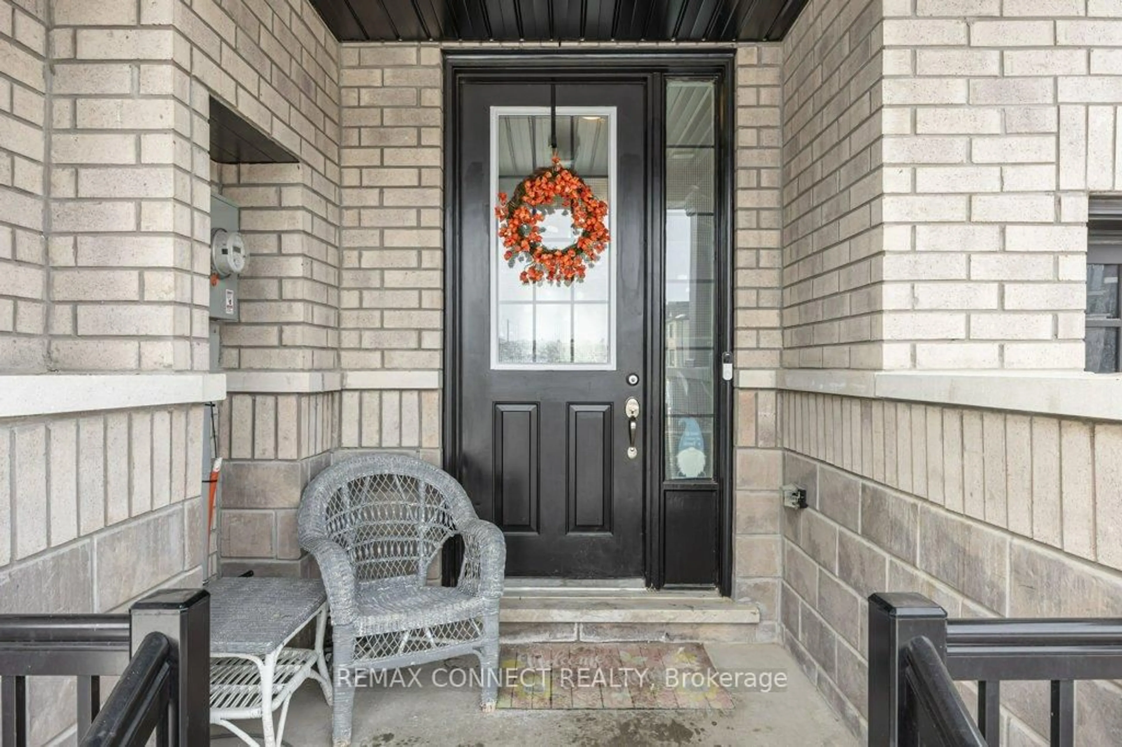 Indoor entryway for 130 Corley St, Kawartha Lakes Ontario K9V 6C2