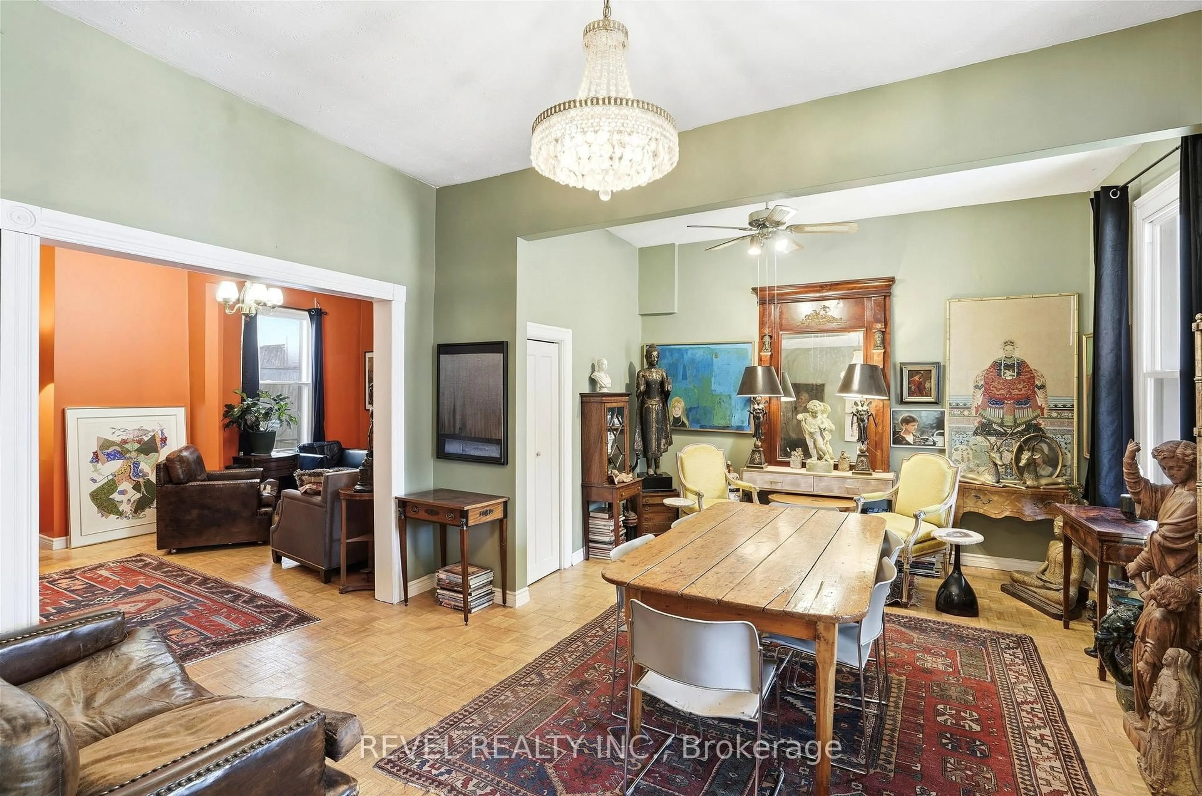 Unknown for 164 Macnab St, Hamilton Ontario L8R 2M4