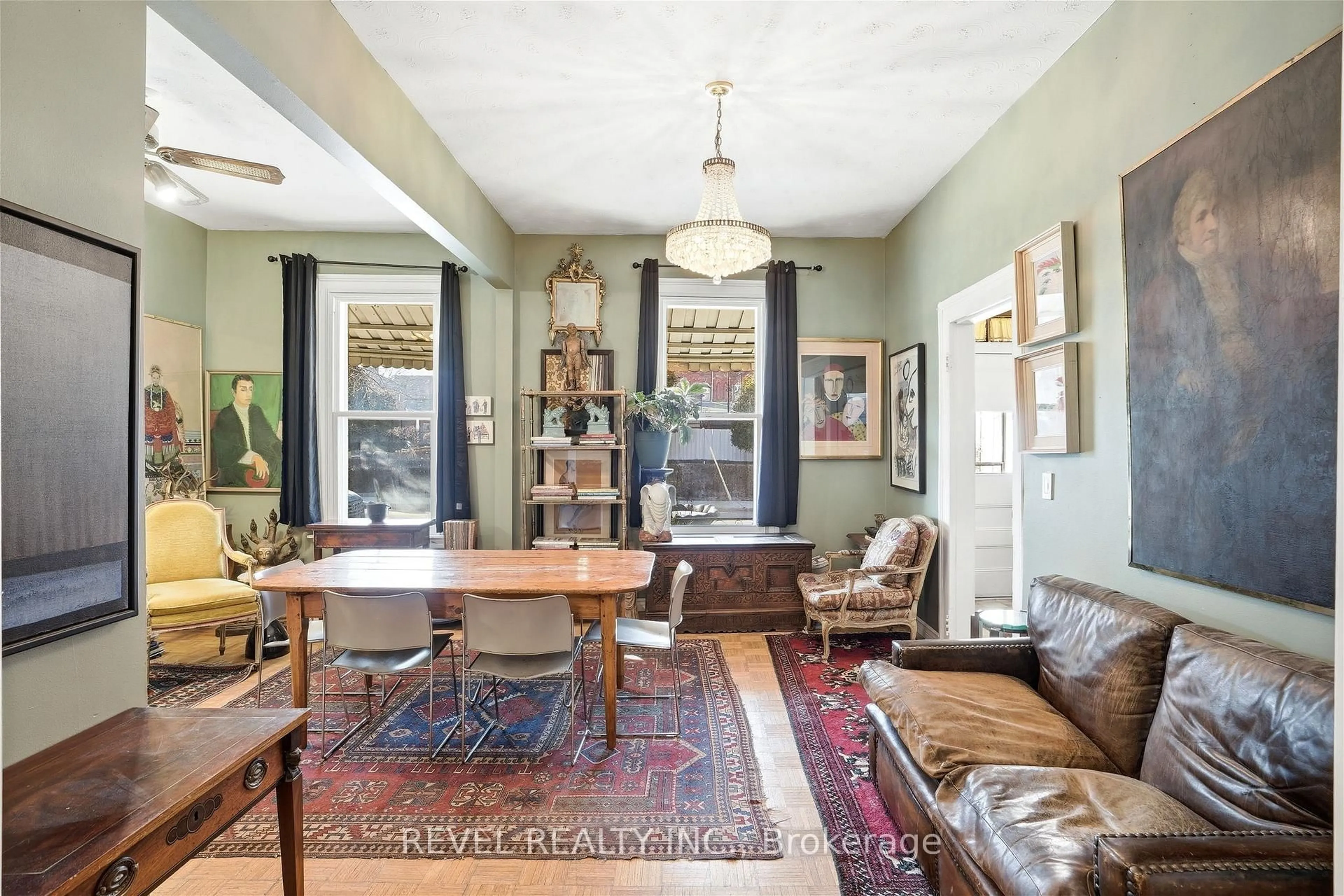 Unknown for 164 Macnab St, Hamilton Ontario L8R 2M4