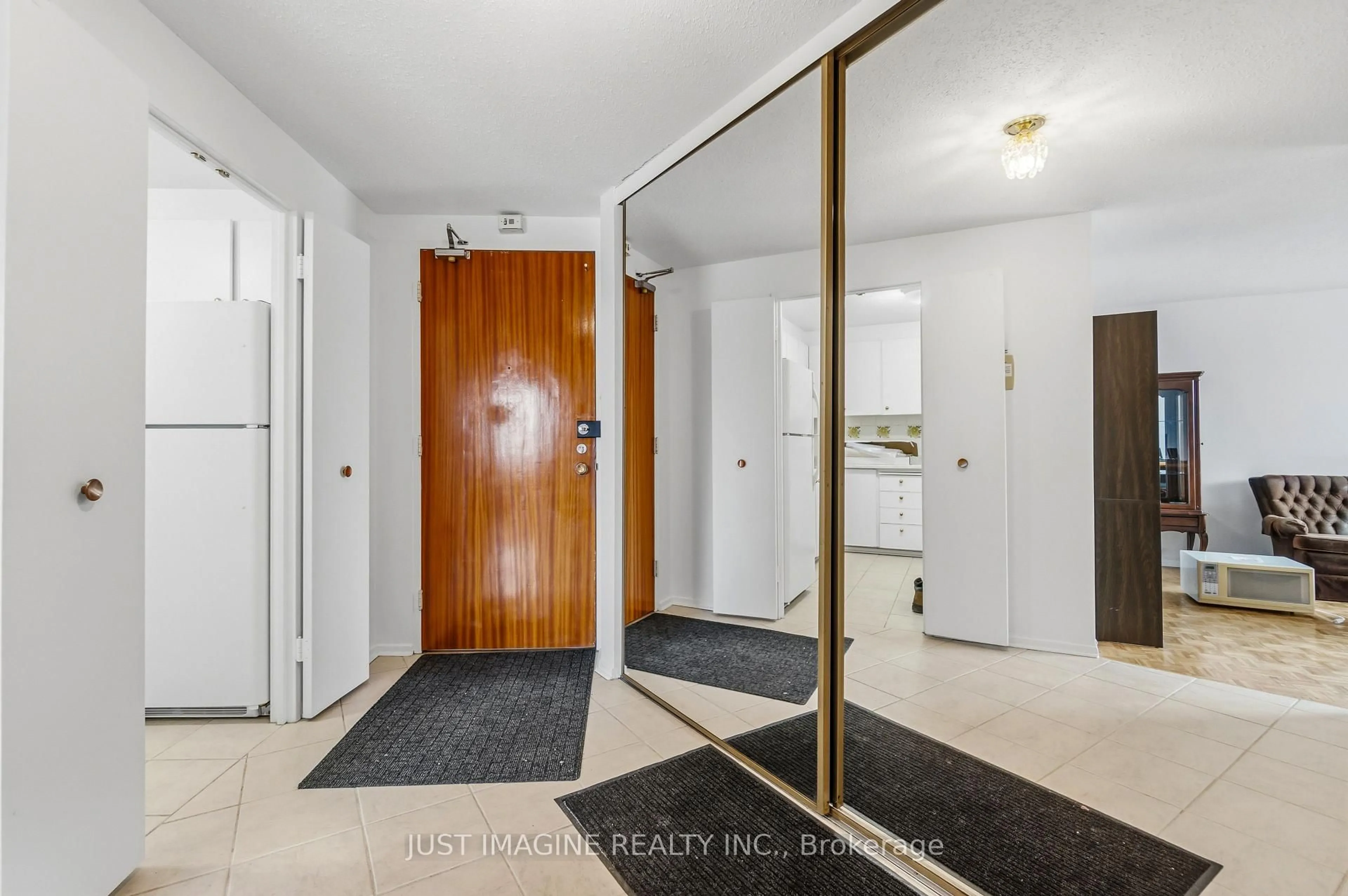Indoor entryway for 3100 Carling Ave #201, Ottawa Ontario K2B 6J6