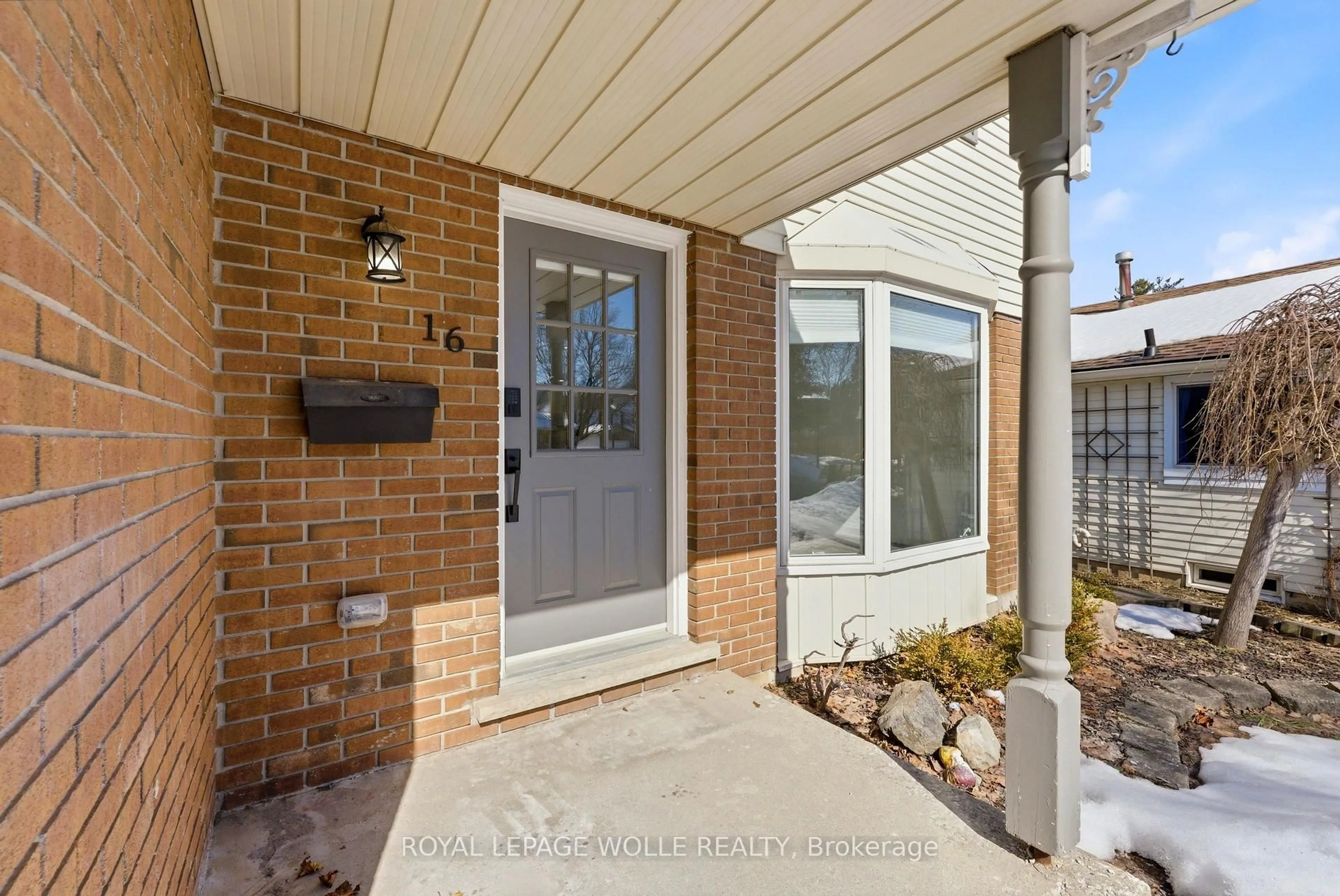 Home with brick exterior material, street for 16 Thornbush Cres, Waterloo Ontario N2T 1B2