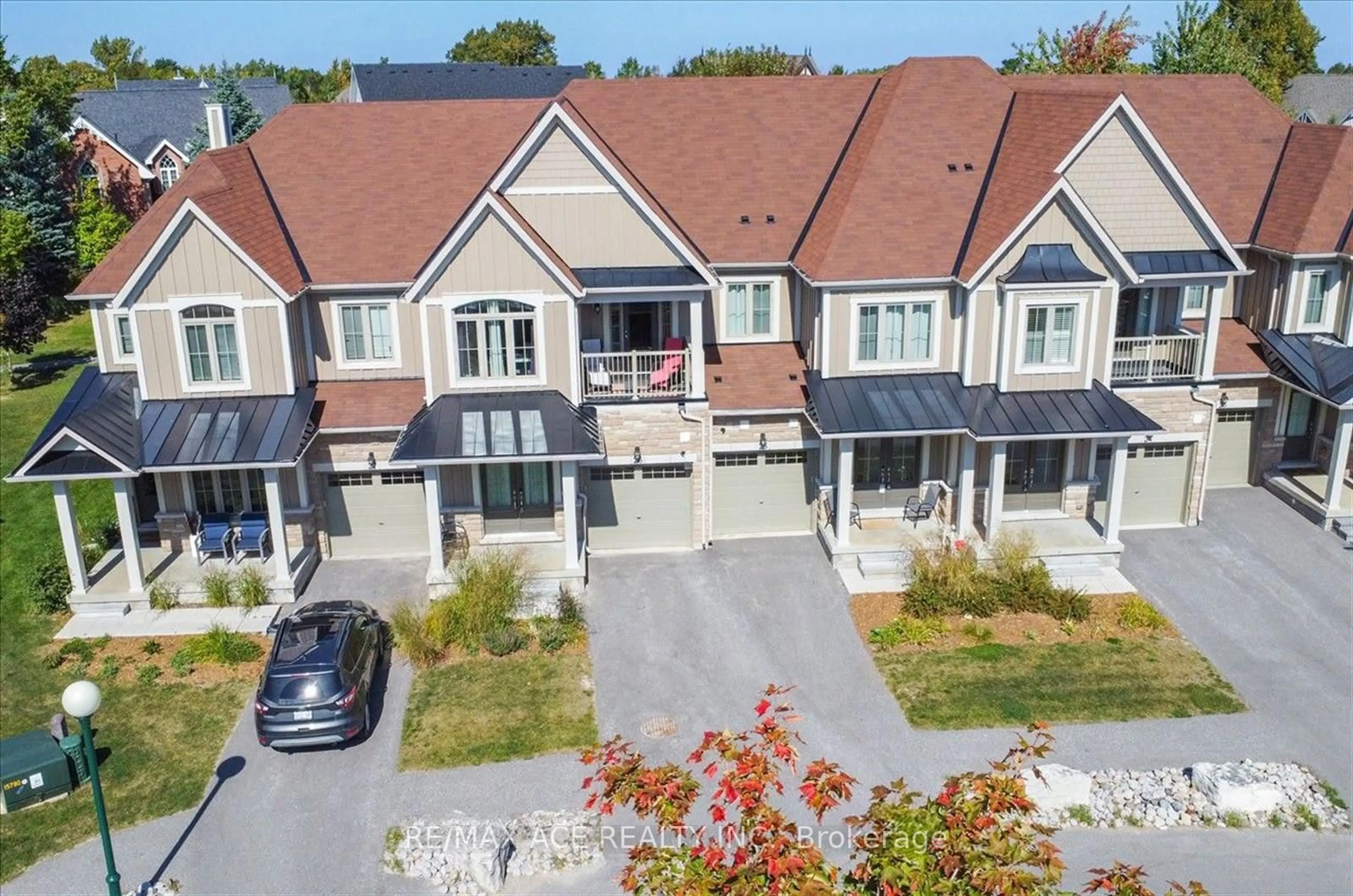 A pic from outside/outdoor area/front of a property/back of a property/a pic from drone, street for 171 Snowbridge Way #26, Blue Mountains Ontario L9Y 0V1