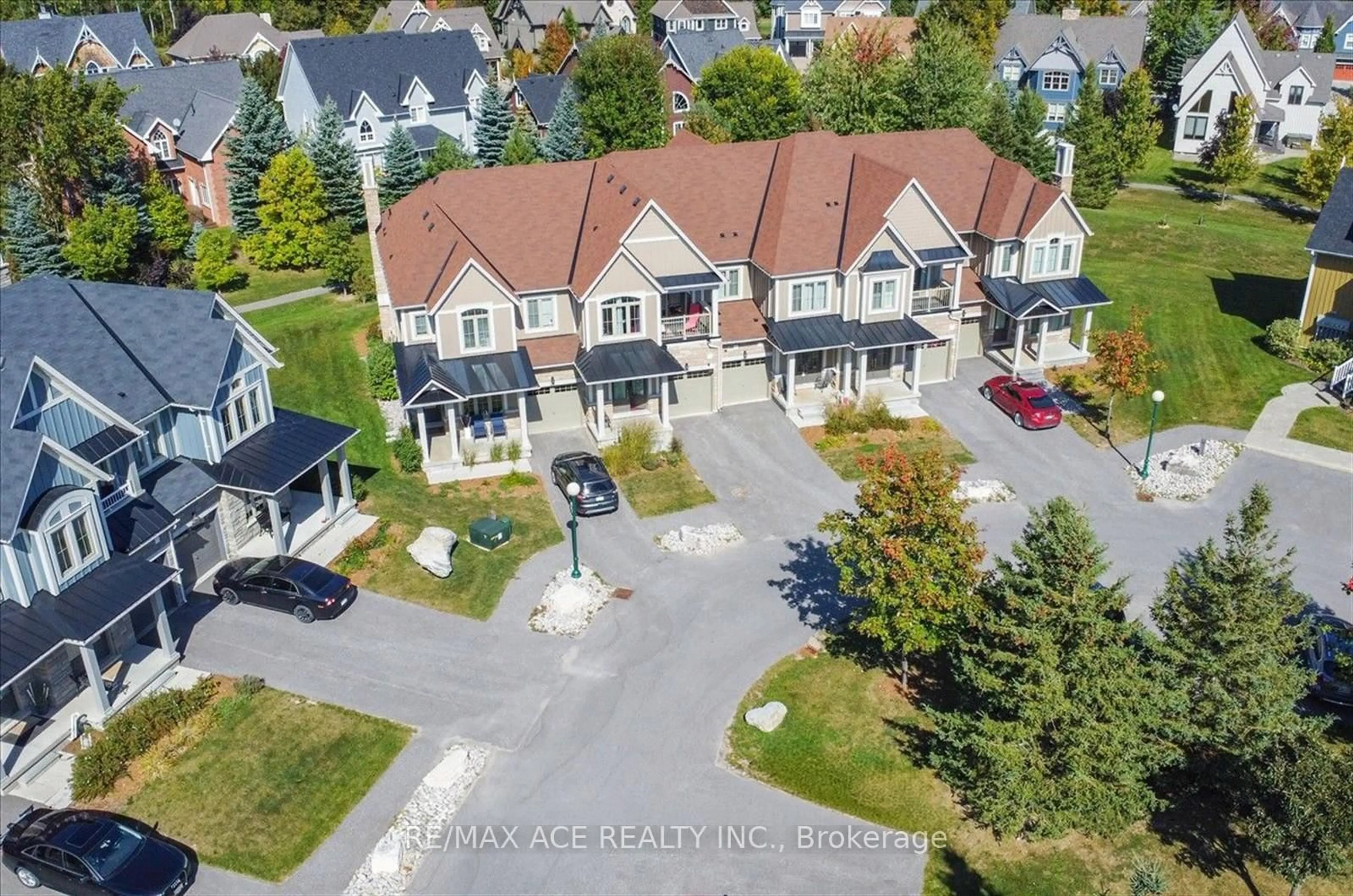 A pic from outside/outdoor area/front of a property/back of a property/a pic from drone, street for 171 Snowbridge Way #26, Blue Mountains Ontario L9Y 0V1