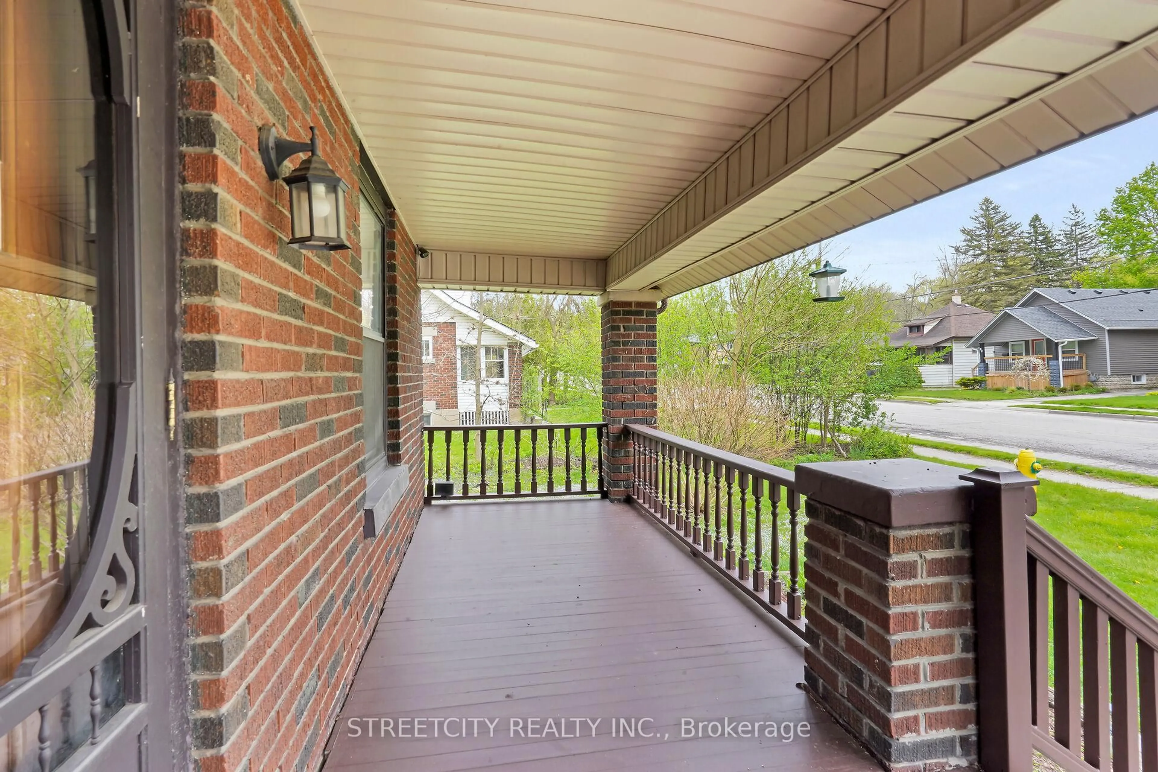 Patio, street for 85 Springbank Dr, London South Ontario N6J 1E5