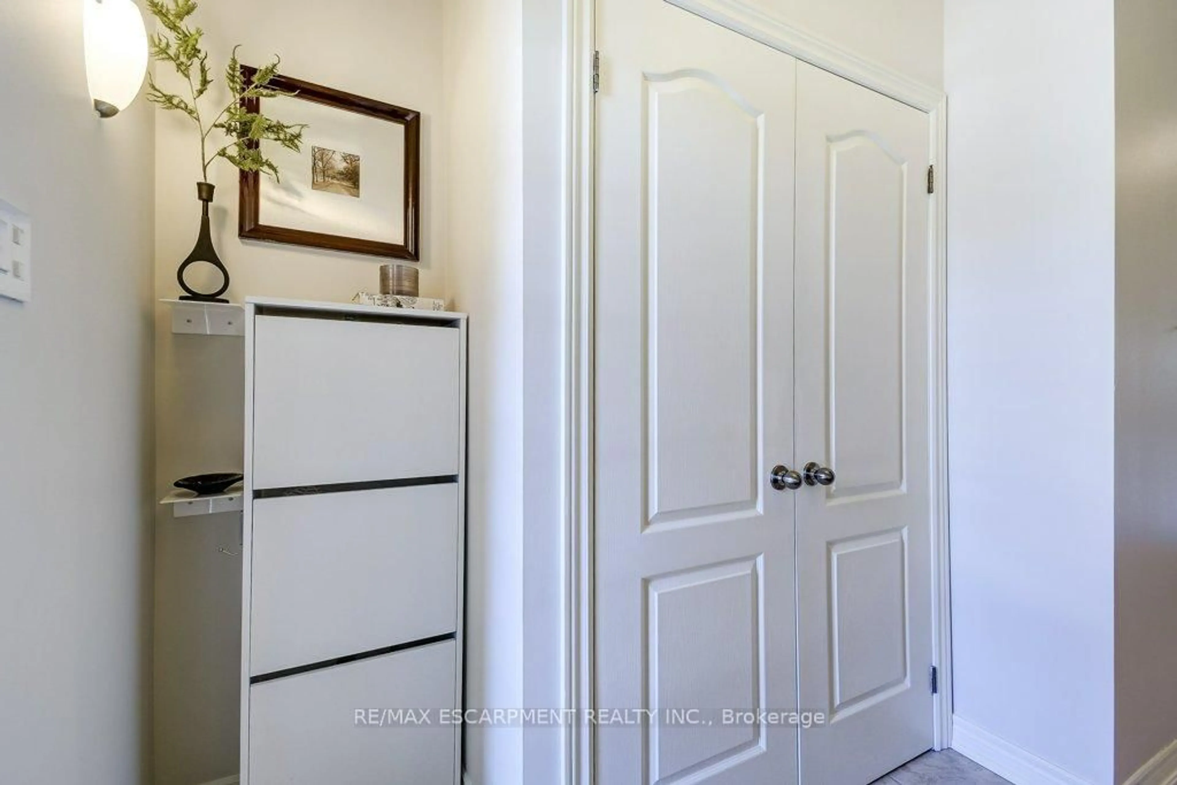 Unknown for 179 Chudleigh St, Hamilton Ontario L8B 0J8