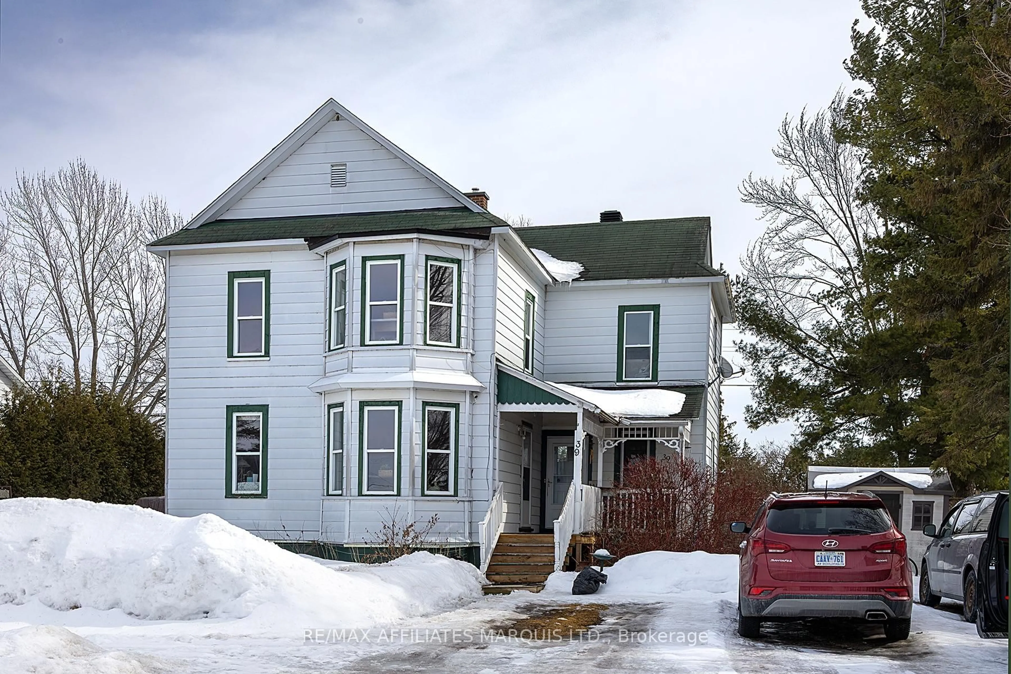 Home with vinyl exterior material, street for 39 Church Ave, South Dundas Ontario K0E 1K0