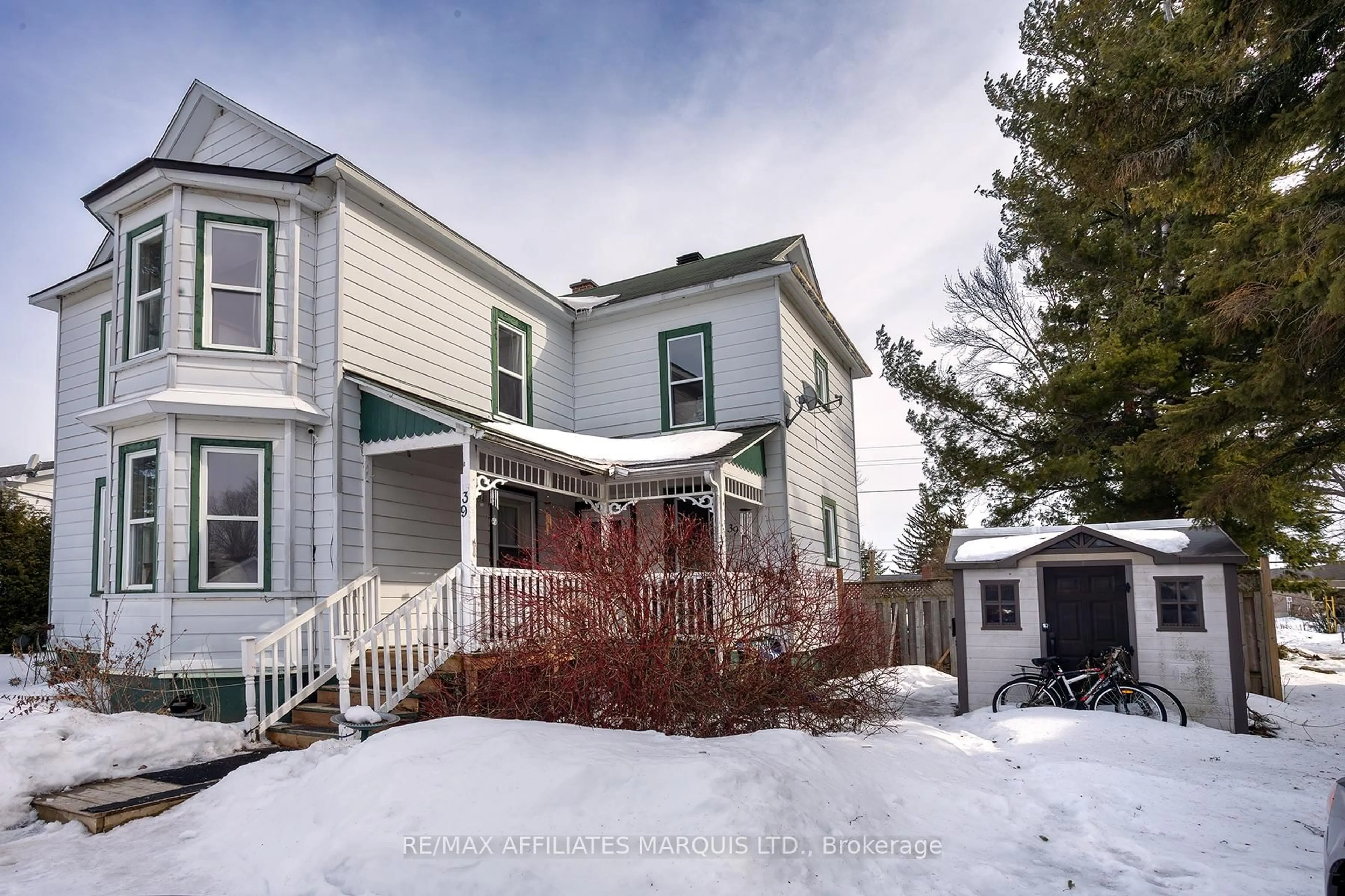 A pic from outside/outdoor area/front of a property/back of a property/a pic from drone, street for 39 Church Ave, South Dundas Ontario K0E 1K0