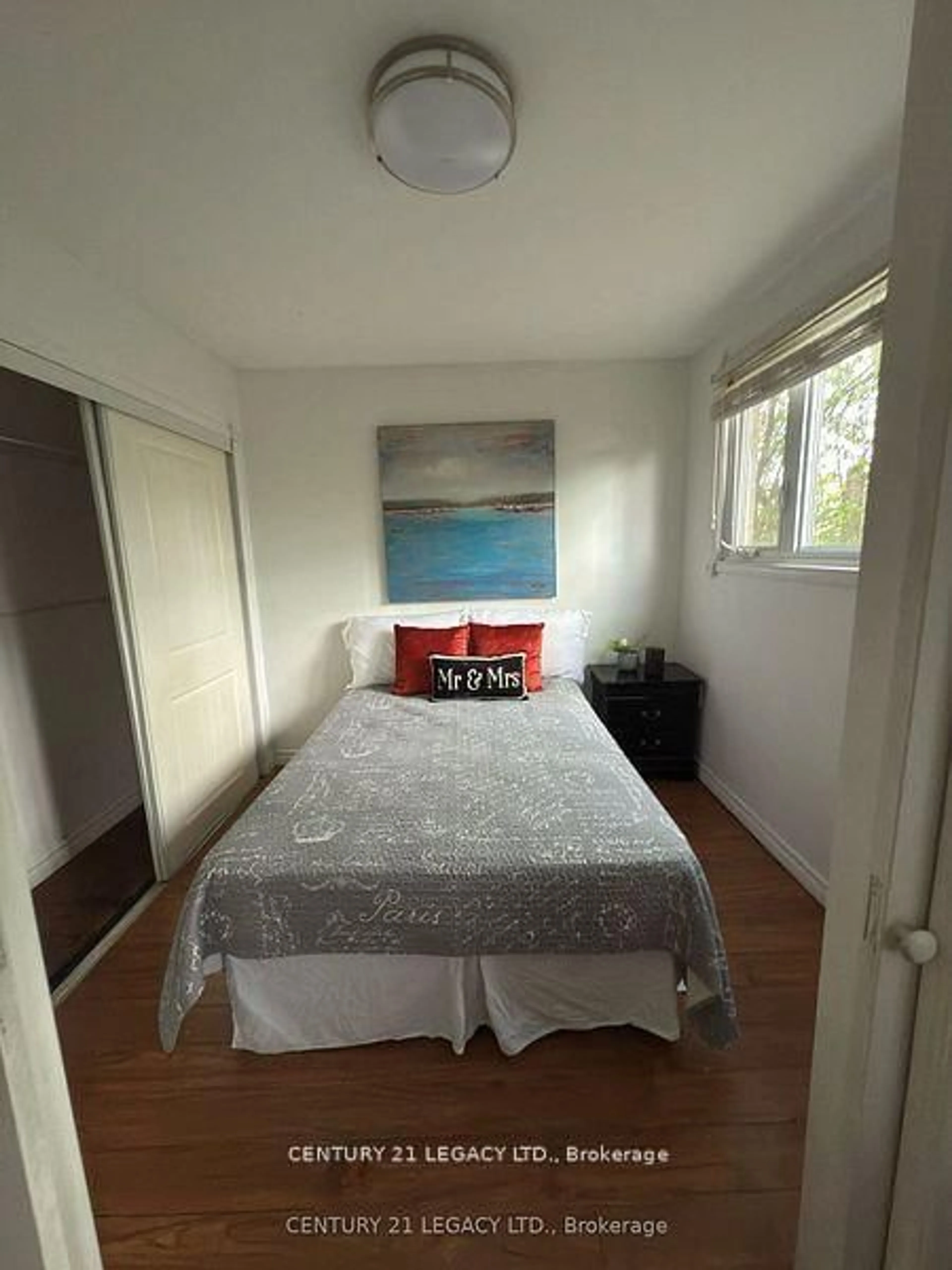 A pic of a room for 795 Barton St, Hamilton Ontario L8E 5L8