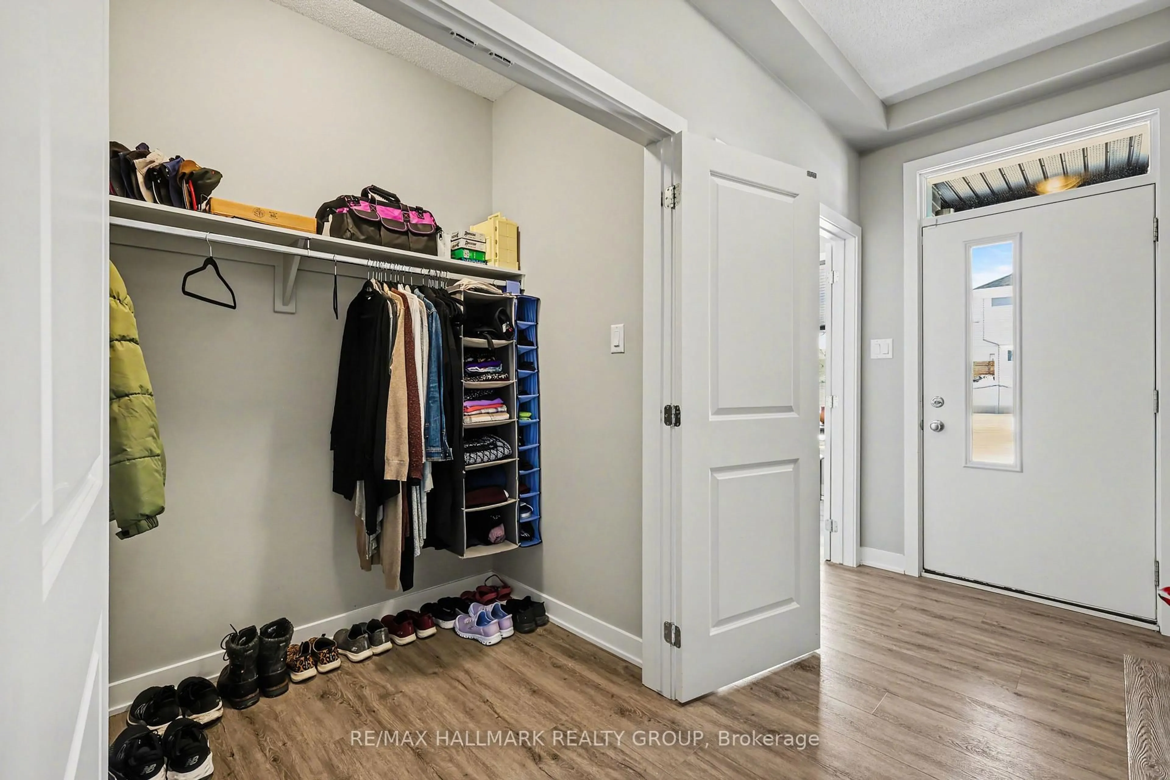 Indoor entryway for 47 Fanning St, Carleton Place Ontario K7C 0J2