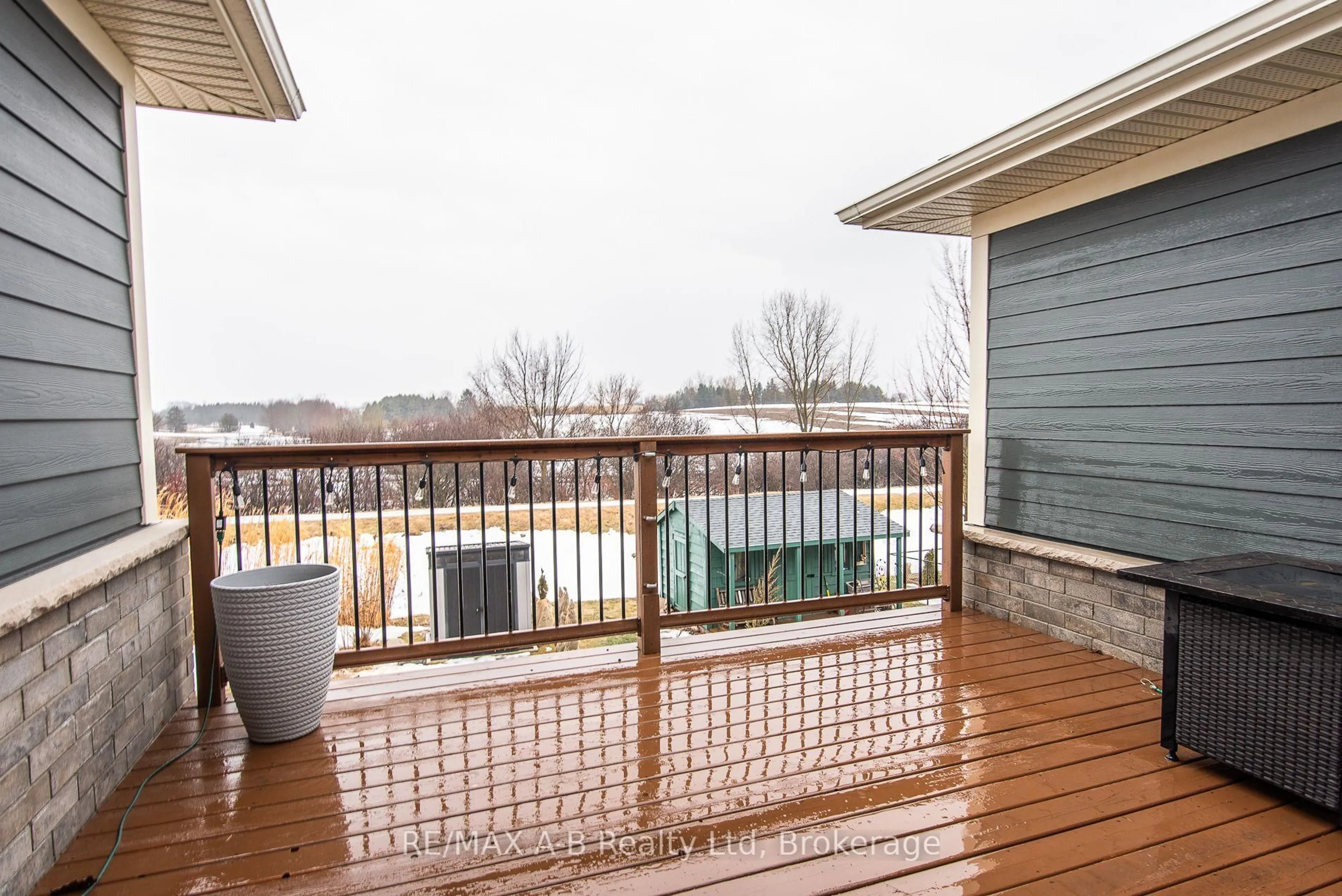 Patio, water/lake/river/ocean view for 149 Ridgewood Cres, St. Marys Ontario N4X 0B8