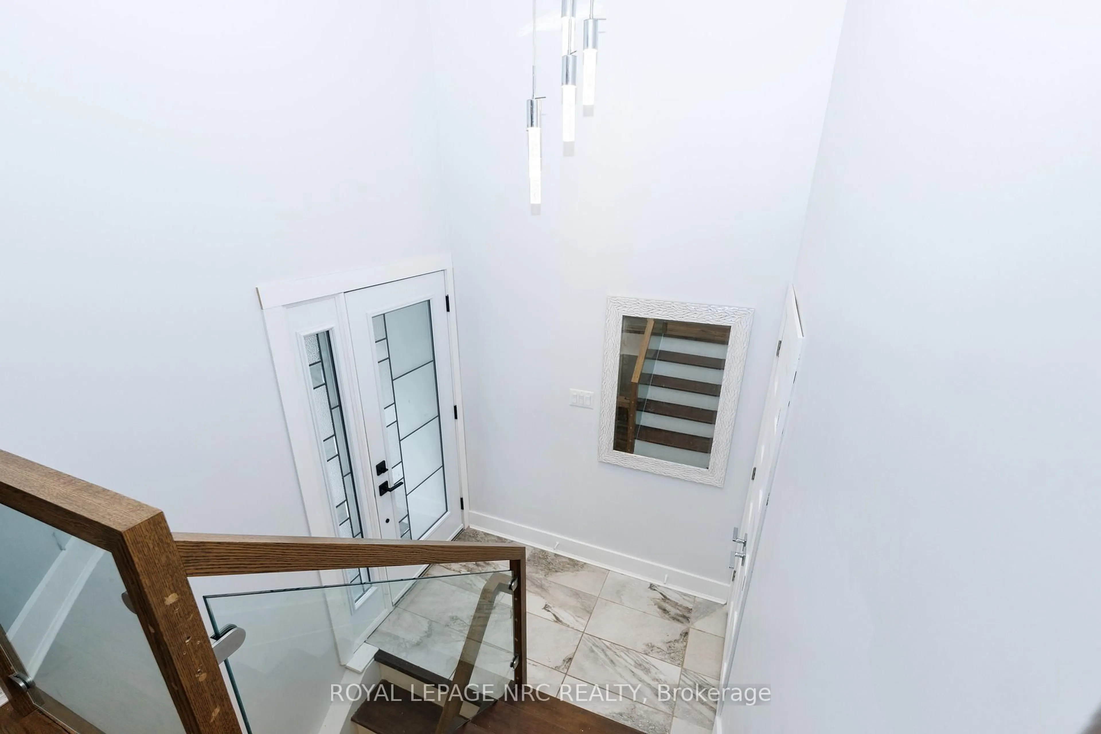 Stairs for 7000 Briarwood Ave, Niagara Falls Ontario L2E 6Y1