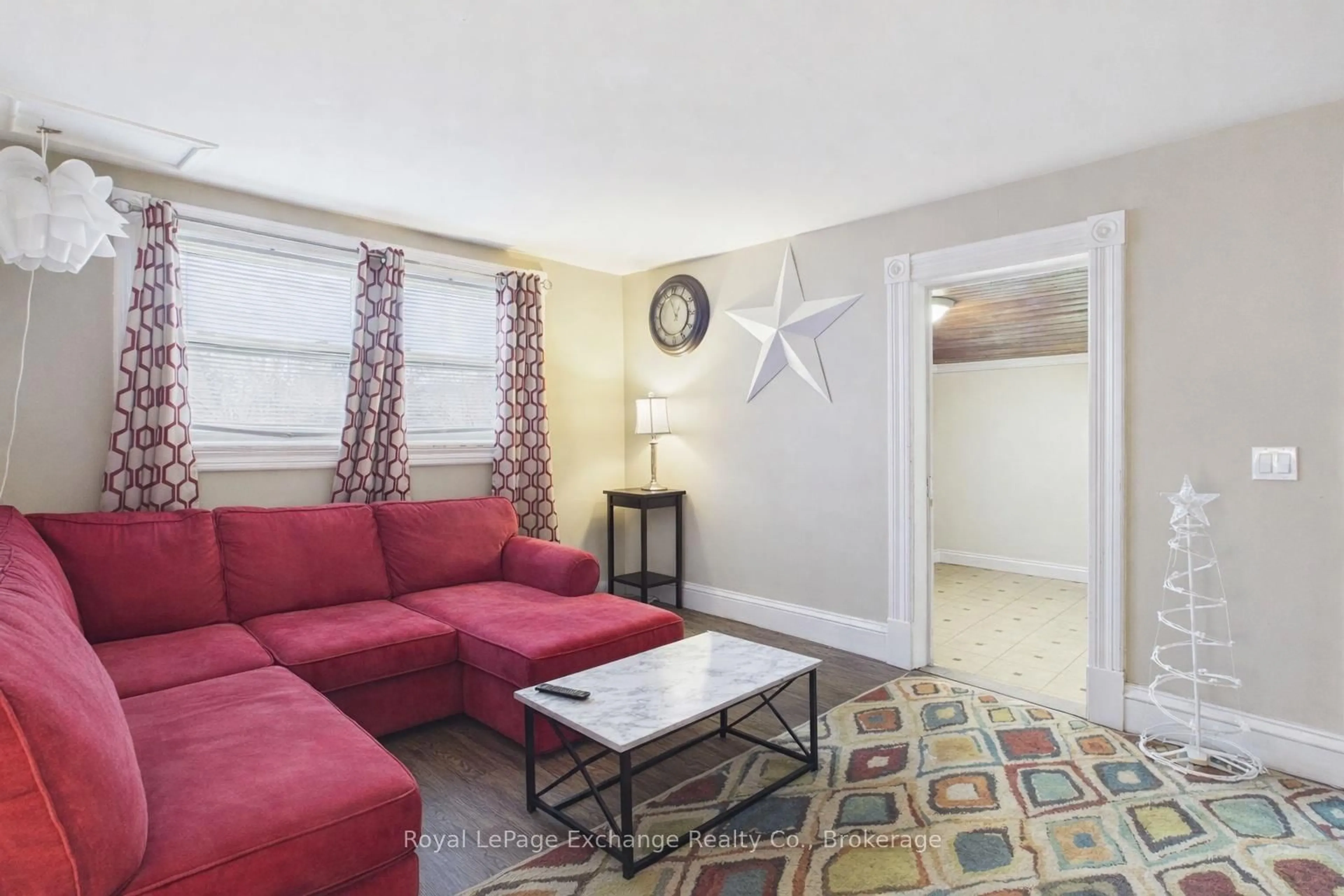 Living room with furniture, unknown for 461/463 Princes St, Kincardine Ontario N2Z 2V1