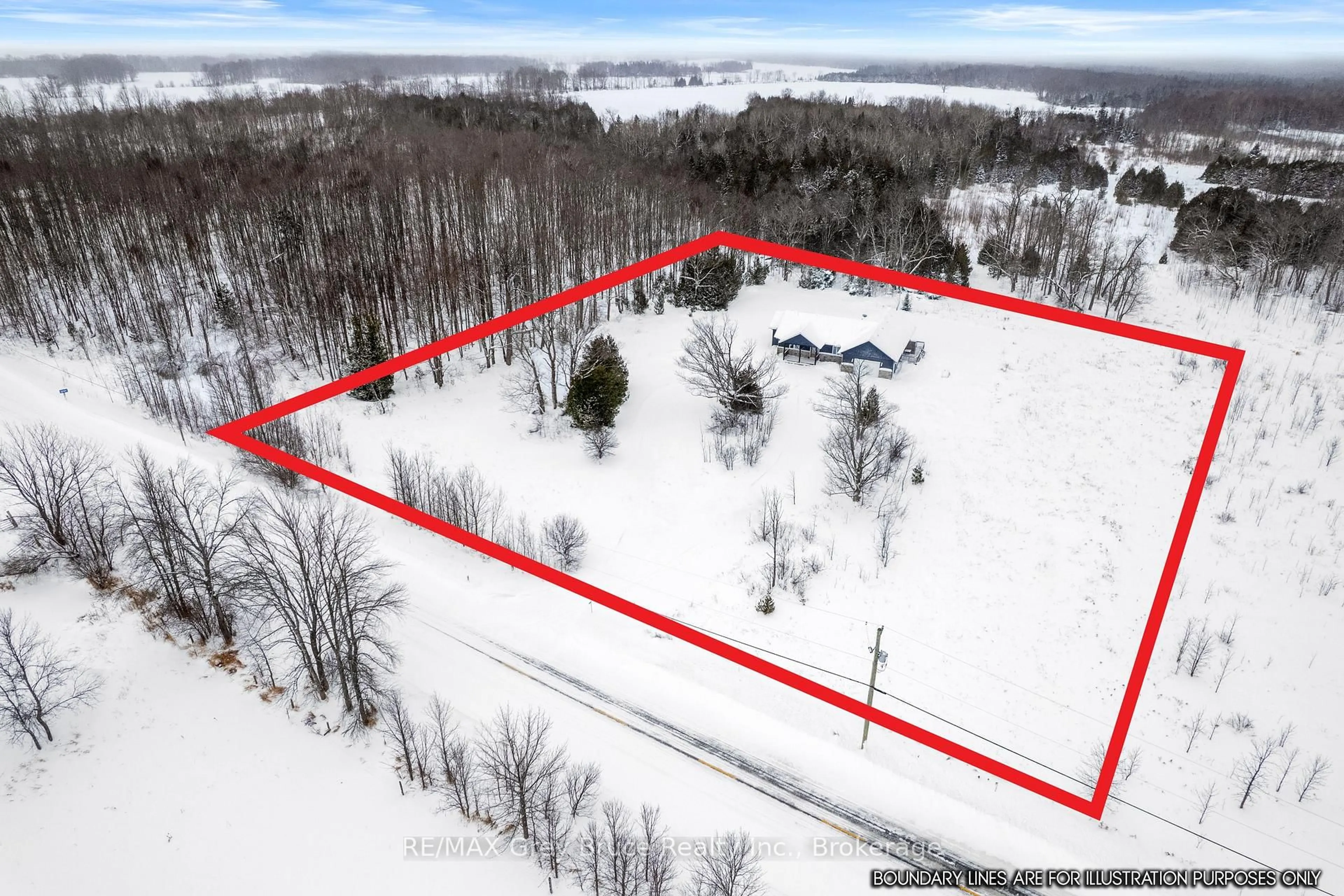 A pic from outside/outdoor area/front of a property/back of a property/a pic from drone, unknown for 1379 West Rd, Northern Bruce Peninsula Ontario N0H 1W0