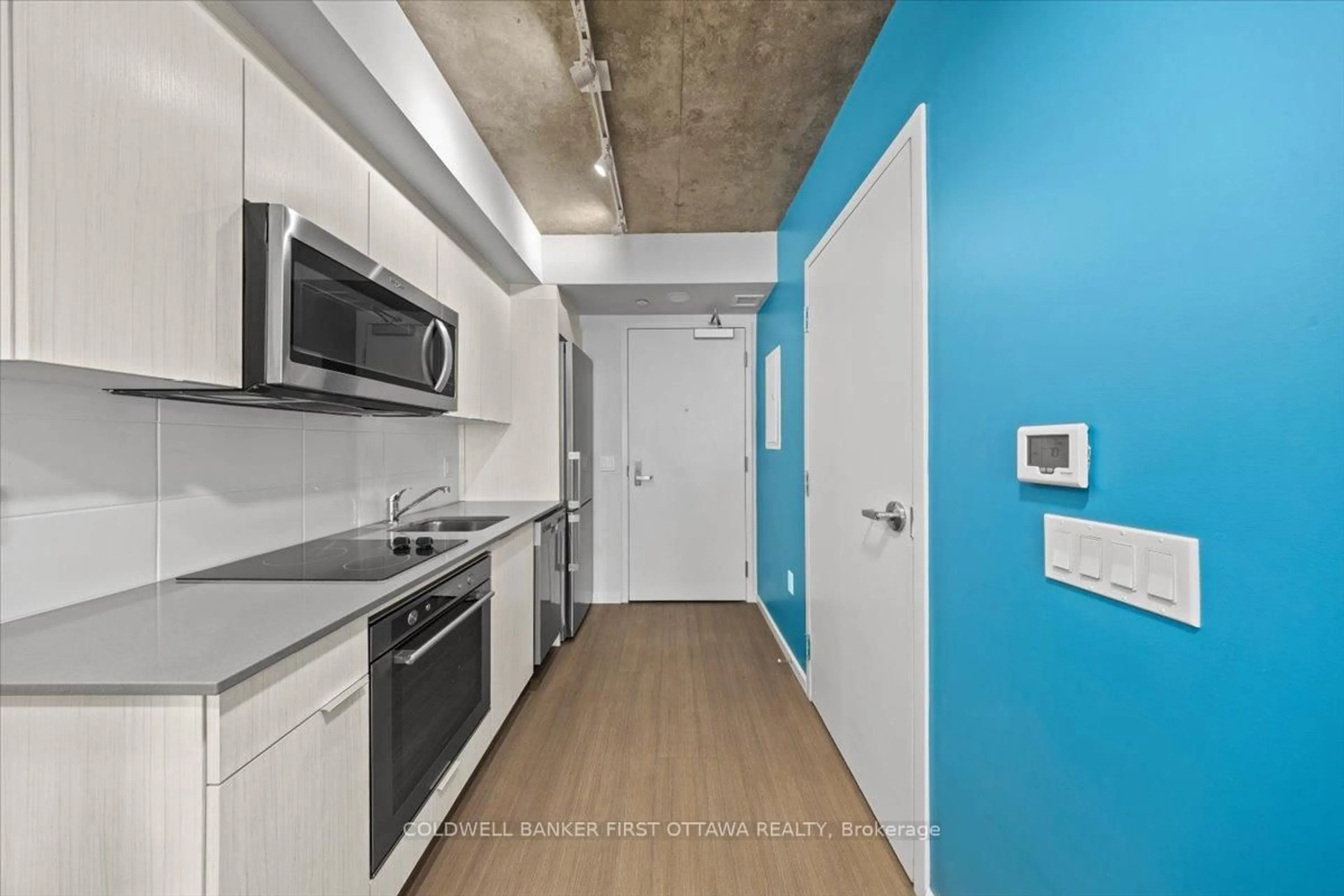 Standard kitchen, unknown for 105 CHAMPAGNE Ave #2308, Ottawa Ontario K1S 4P3