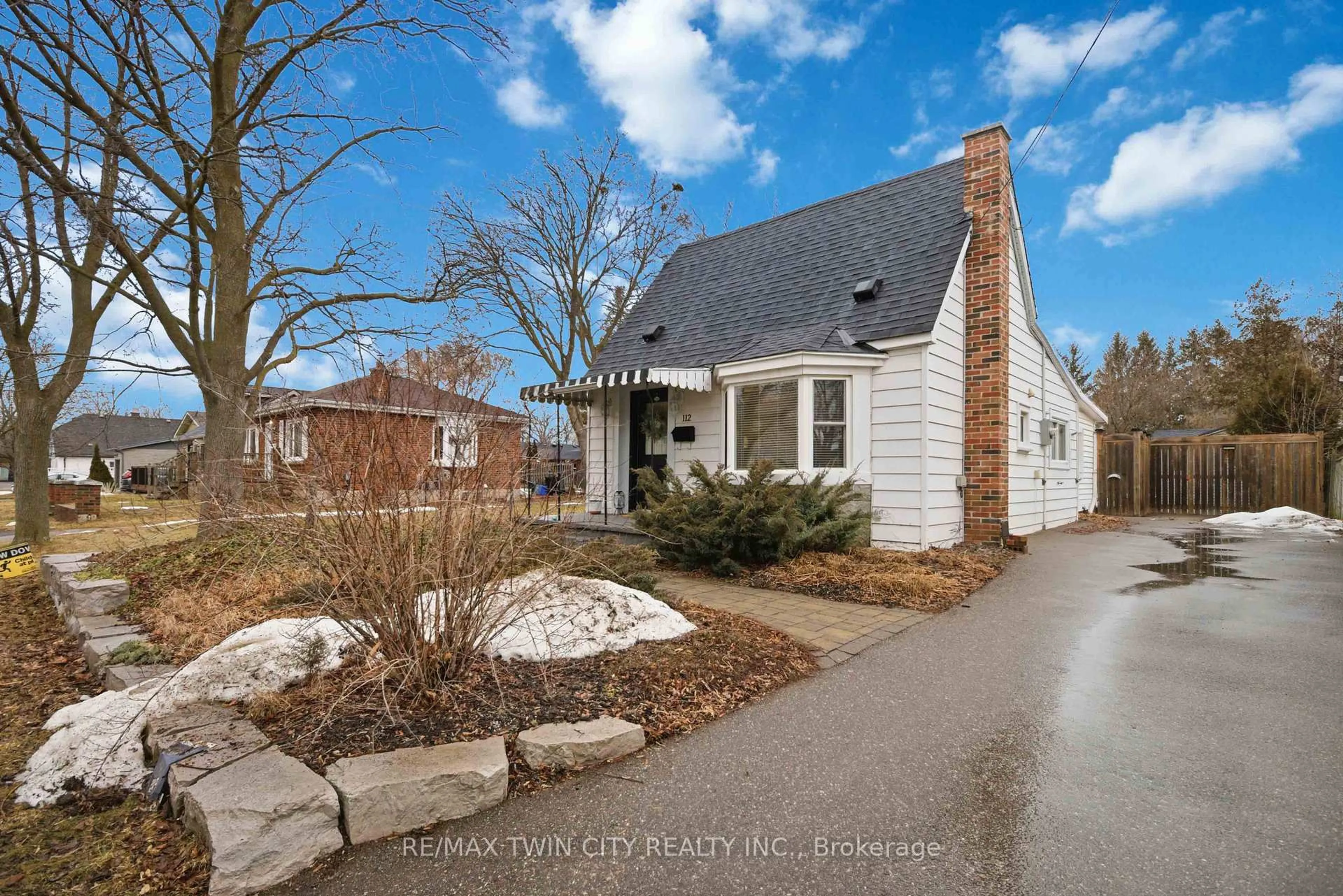 Unknown for 112 Harold Ave, Brantford Ontario N3T 1W4