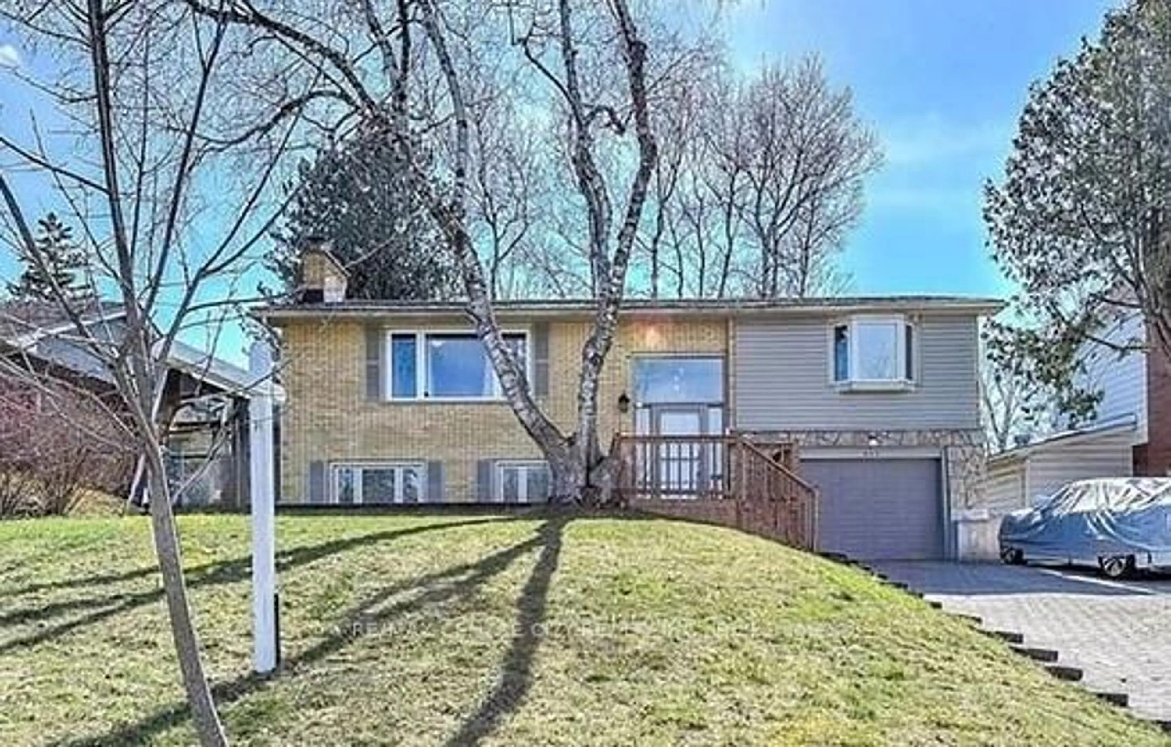 Unknown for 637 Jason Cres, London South Ontario N6J 3E5