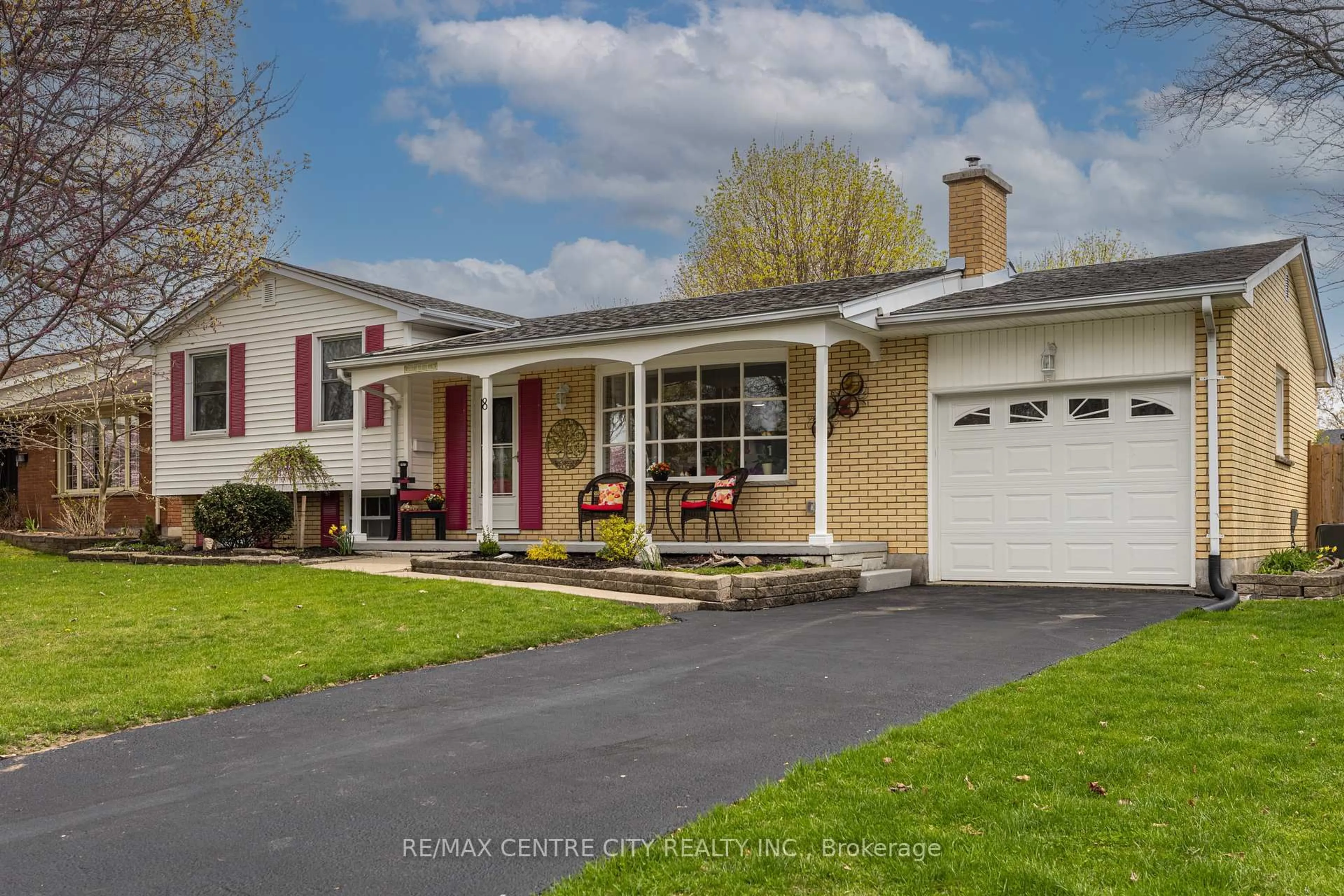 Home with vinyl exterior material, street for 8 Parkview Dr, St. Thomas Ontario N5R 4B5