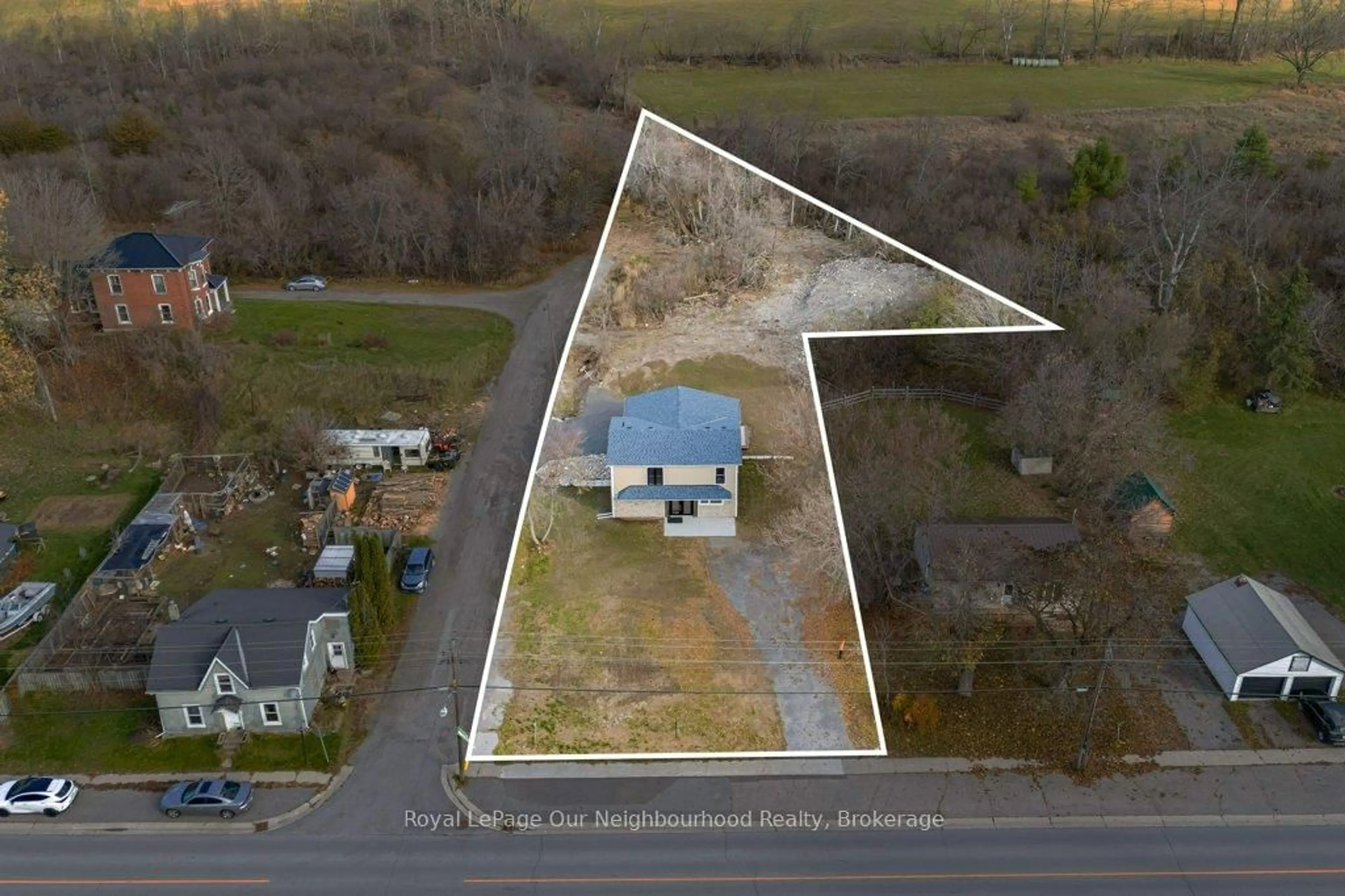 A pic from outside/outdoor area/front of a property/back of a property/a pic from drone, building for 6682 Wheeler St, Tamworth Ontario K0K 3G0