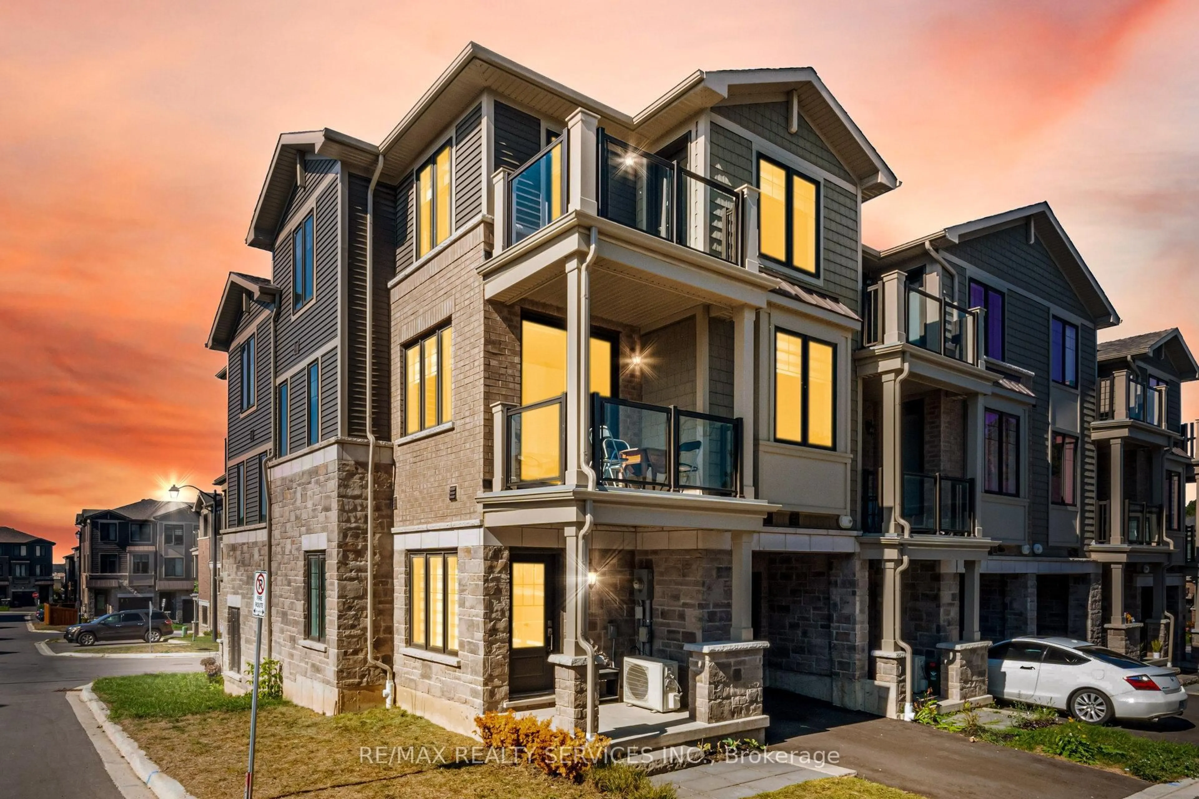 Unknown for 10 Birmingham Dr #113, Cambridge Ontario N1R 0C6