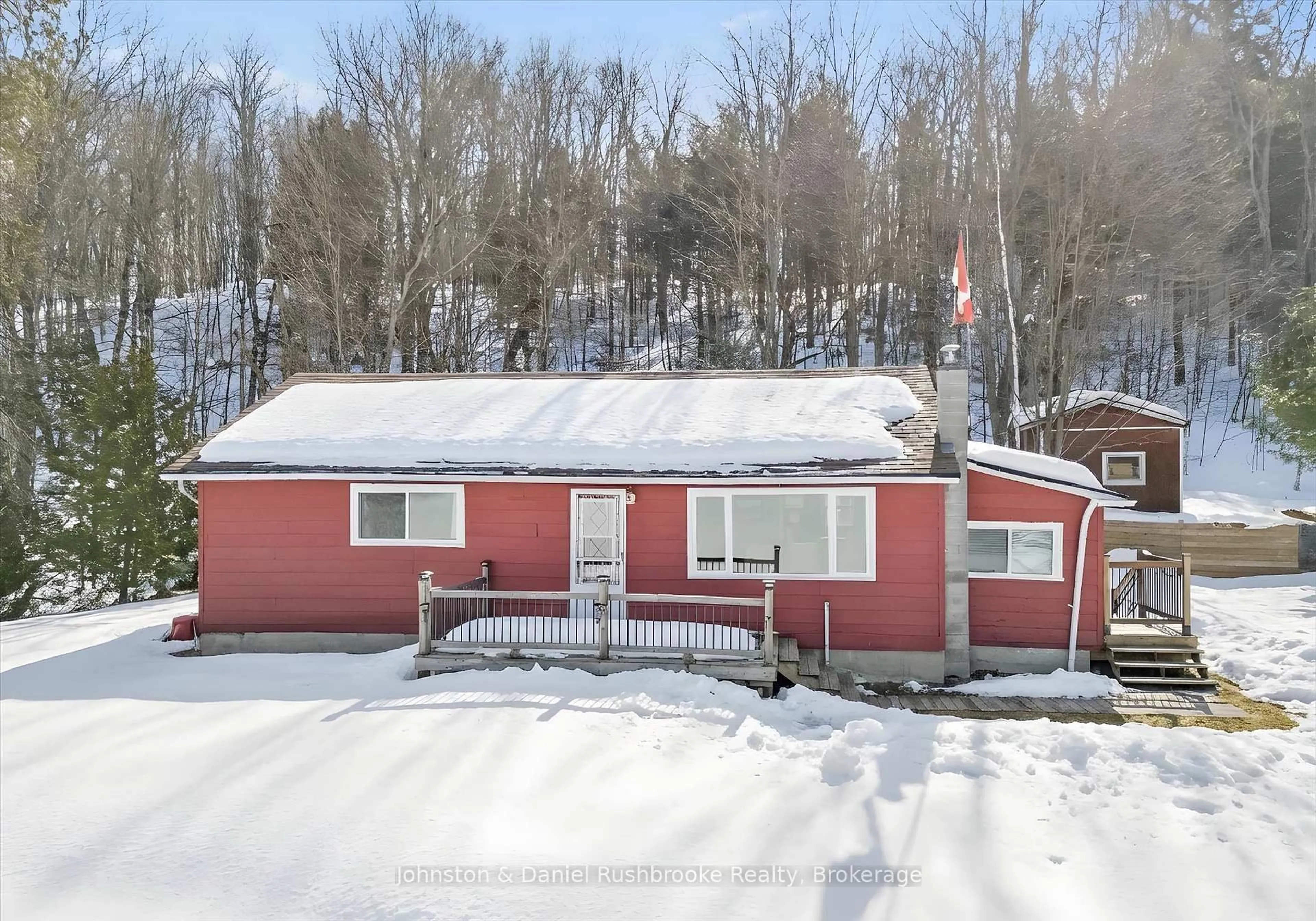 A pic from outside/outdoor area/front of a property/back of a property/a pic from drone, street for 1020 Gordonier Lk Rd Private, Bracebridge Ontario P1L 1X3