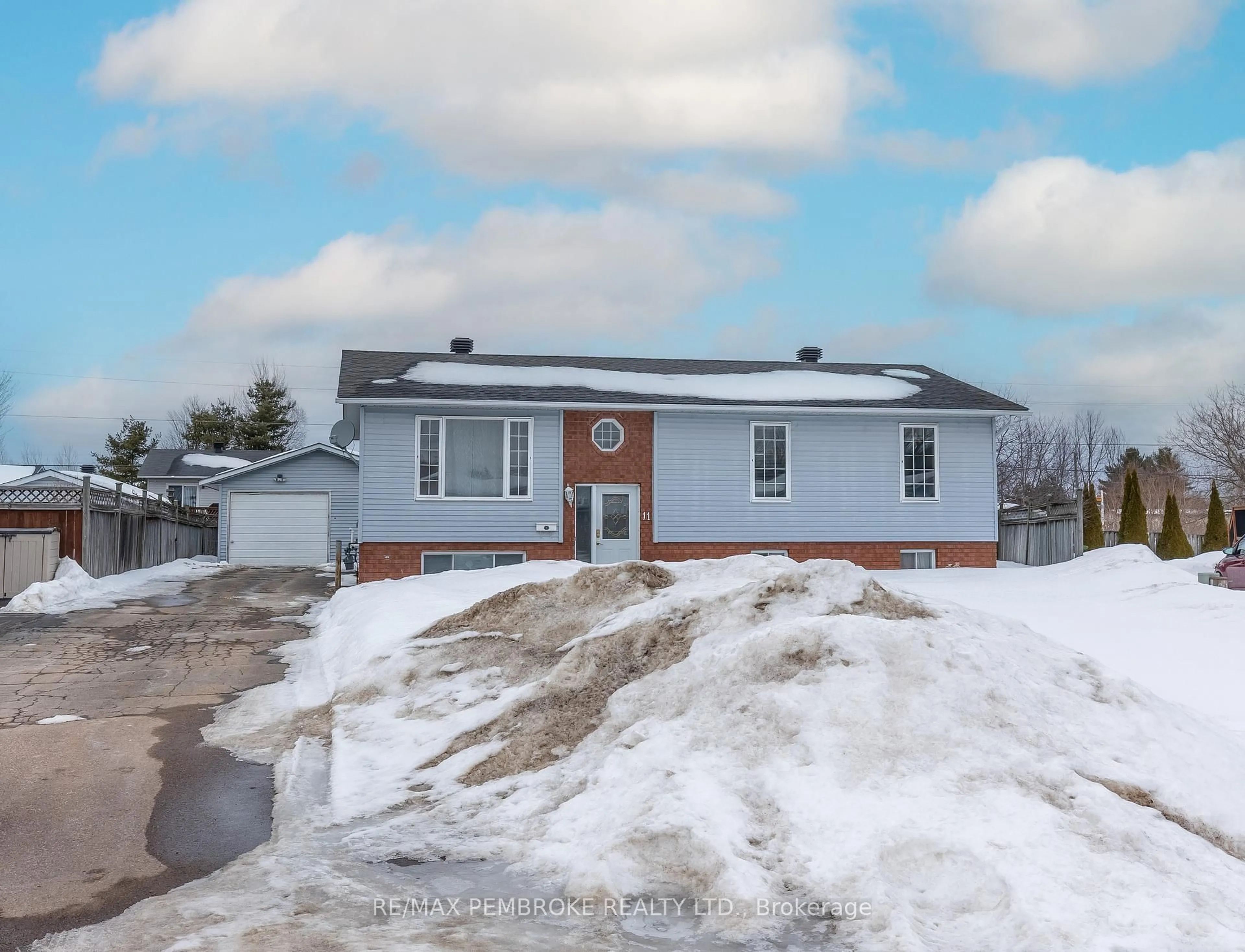 A pic from outside/outdoor area/front of a property/back of a property/a pic from drone, unknown for 11 Craig Pl, Petawawa Ontario K8H 3L4