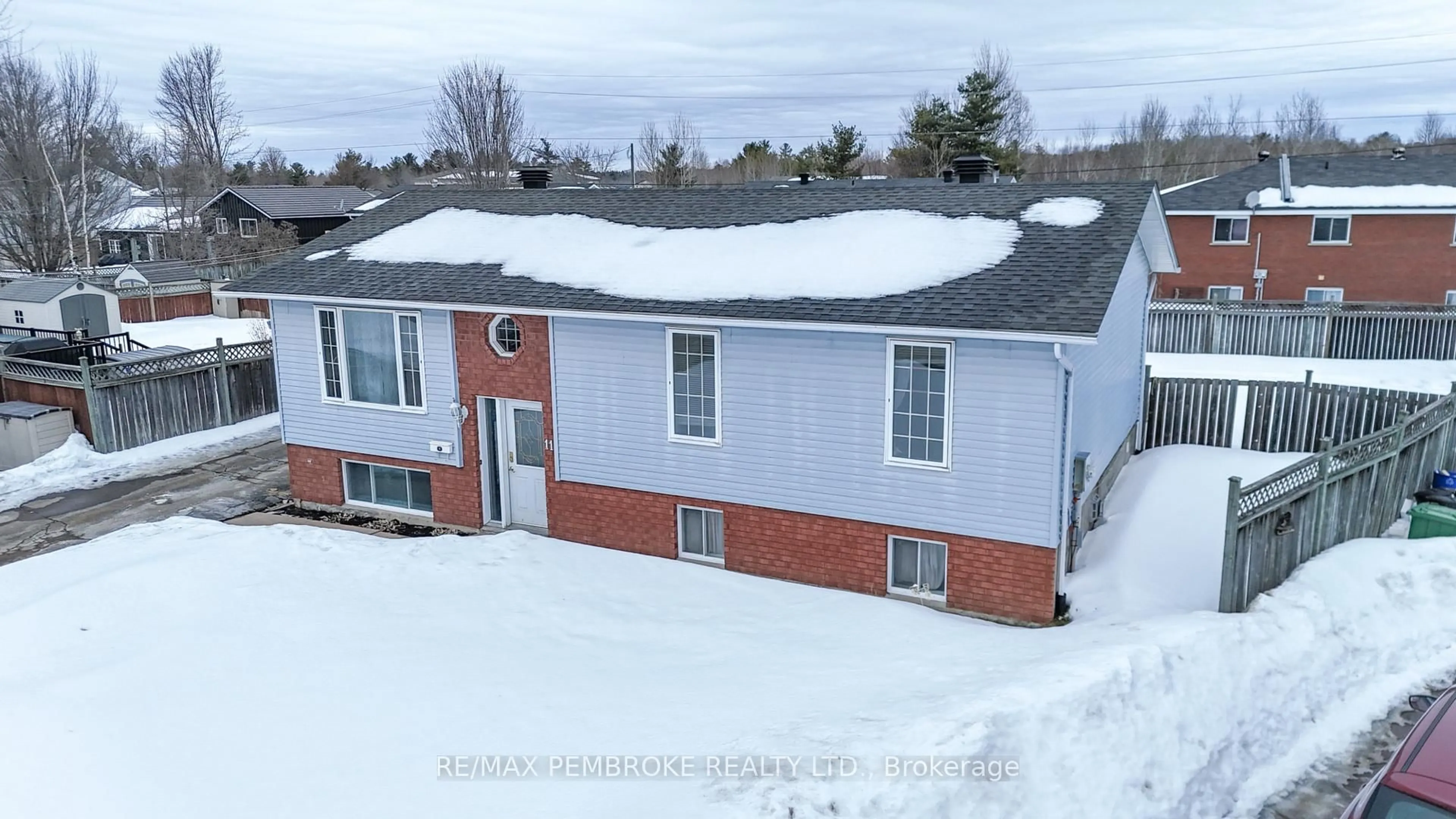 A pic from outside/outdoor area/front of a property/back of a property/a pic from drone, building for 11 Craig Pl, Petawawa Ontario K8H 3L4