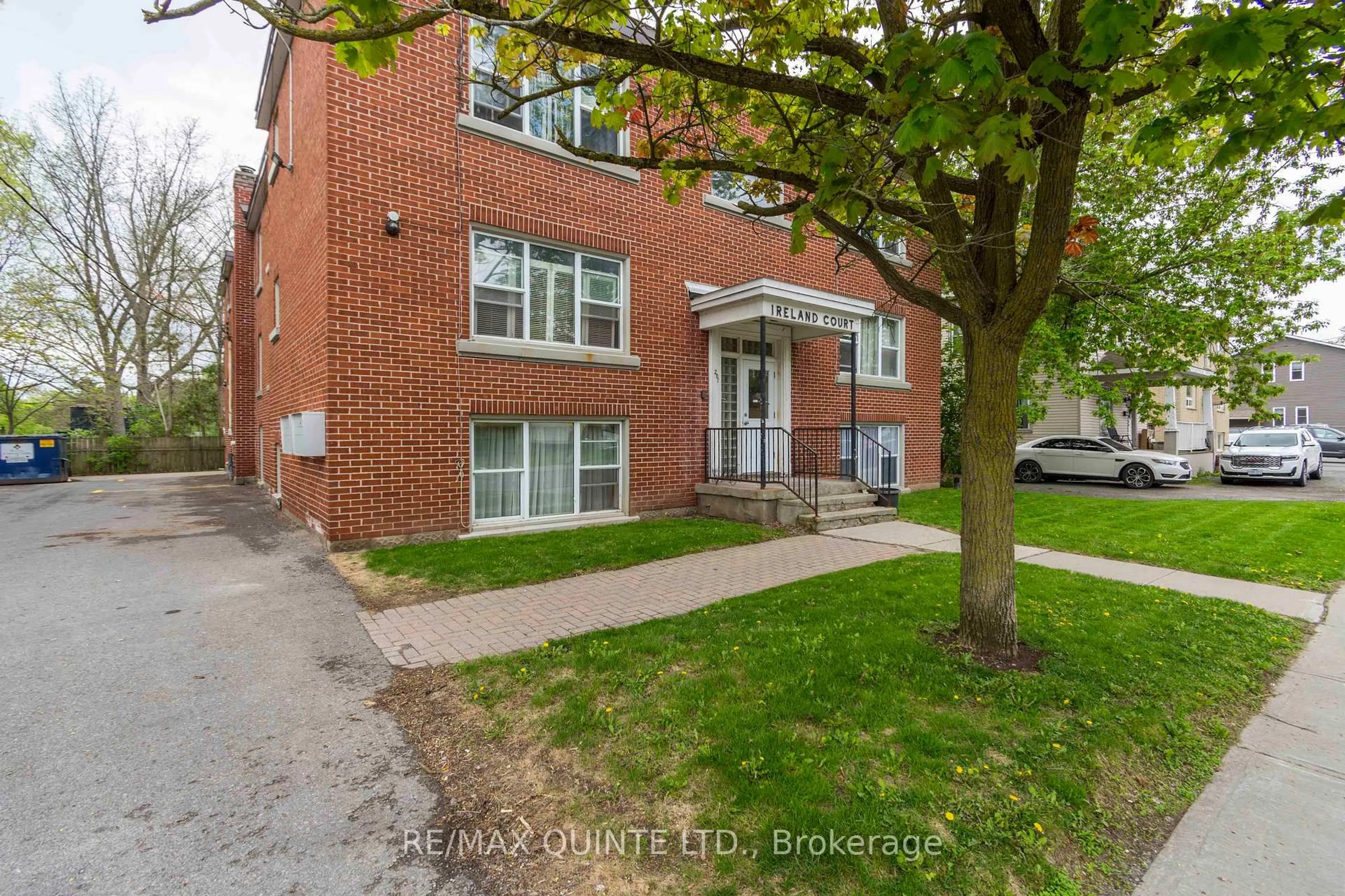 Home with brick exterior material, street for 201 Victoria Ave, Belleville Ontario K8N 2B9