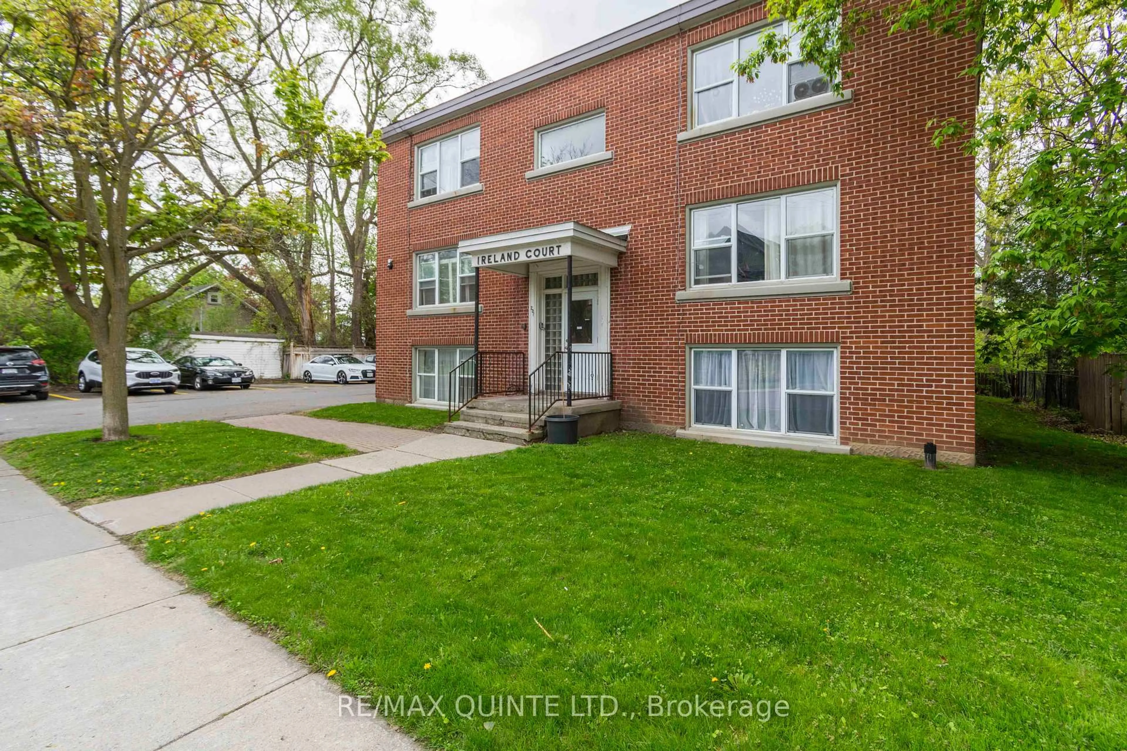 Home with brick exterior material, street for 201 Victoria Ave, Belleville Ontario K8N 2B9