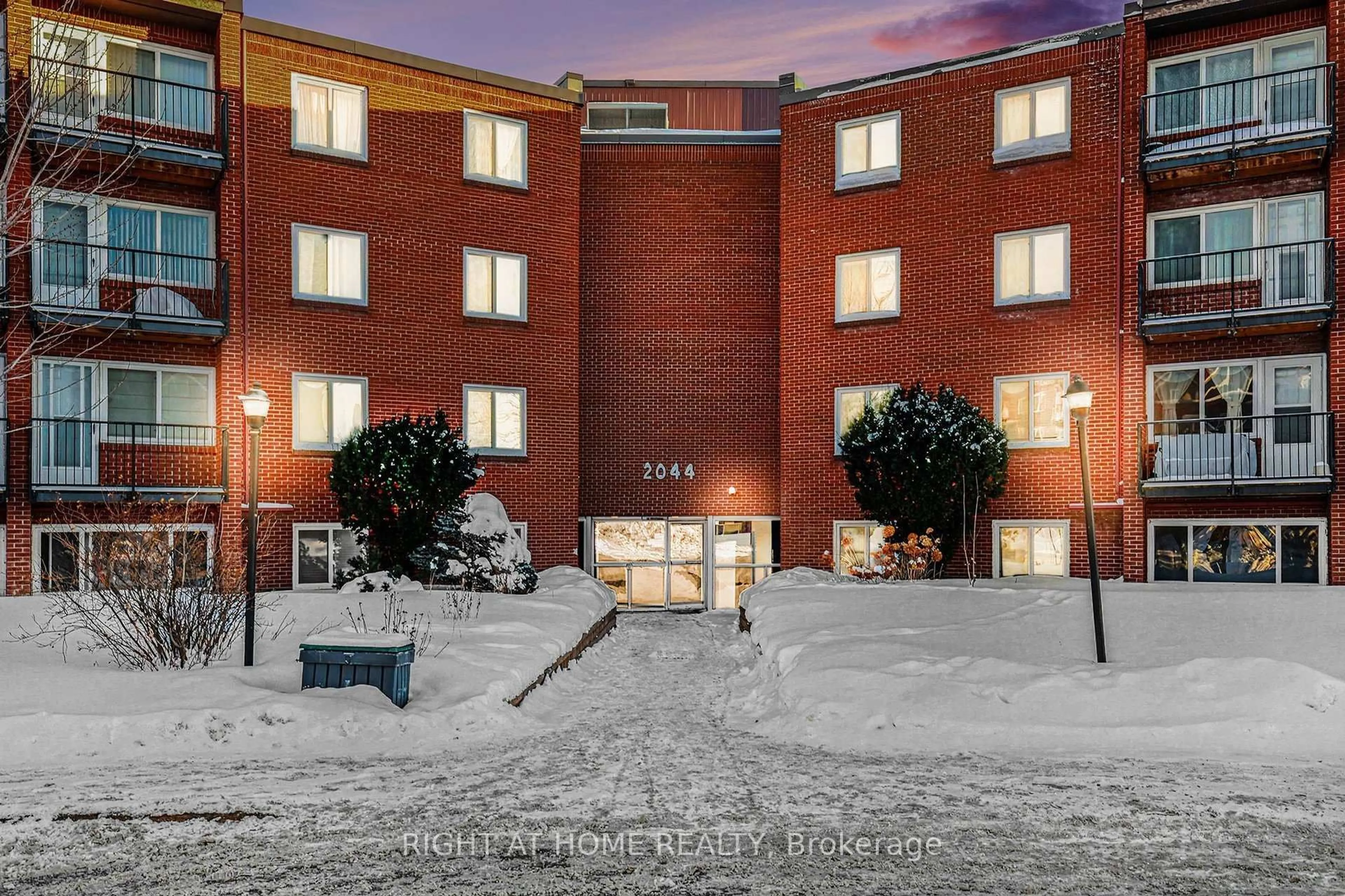 Unknown for 2044 Arrowsmith Dr #305B, Ottawa Ontario K1J 7V8